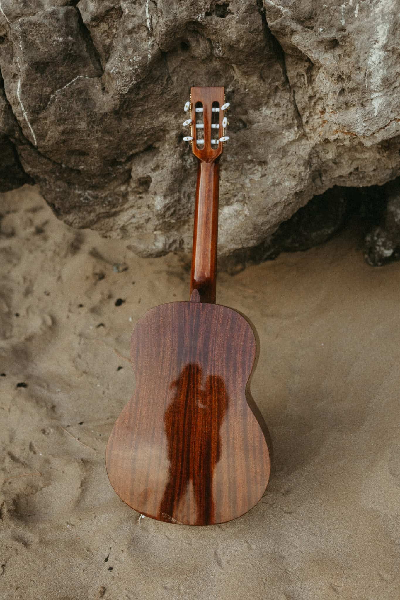 Couples photoshoot on a beach near Barcelona