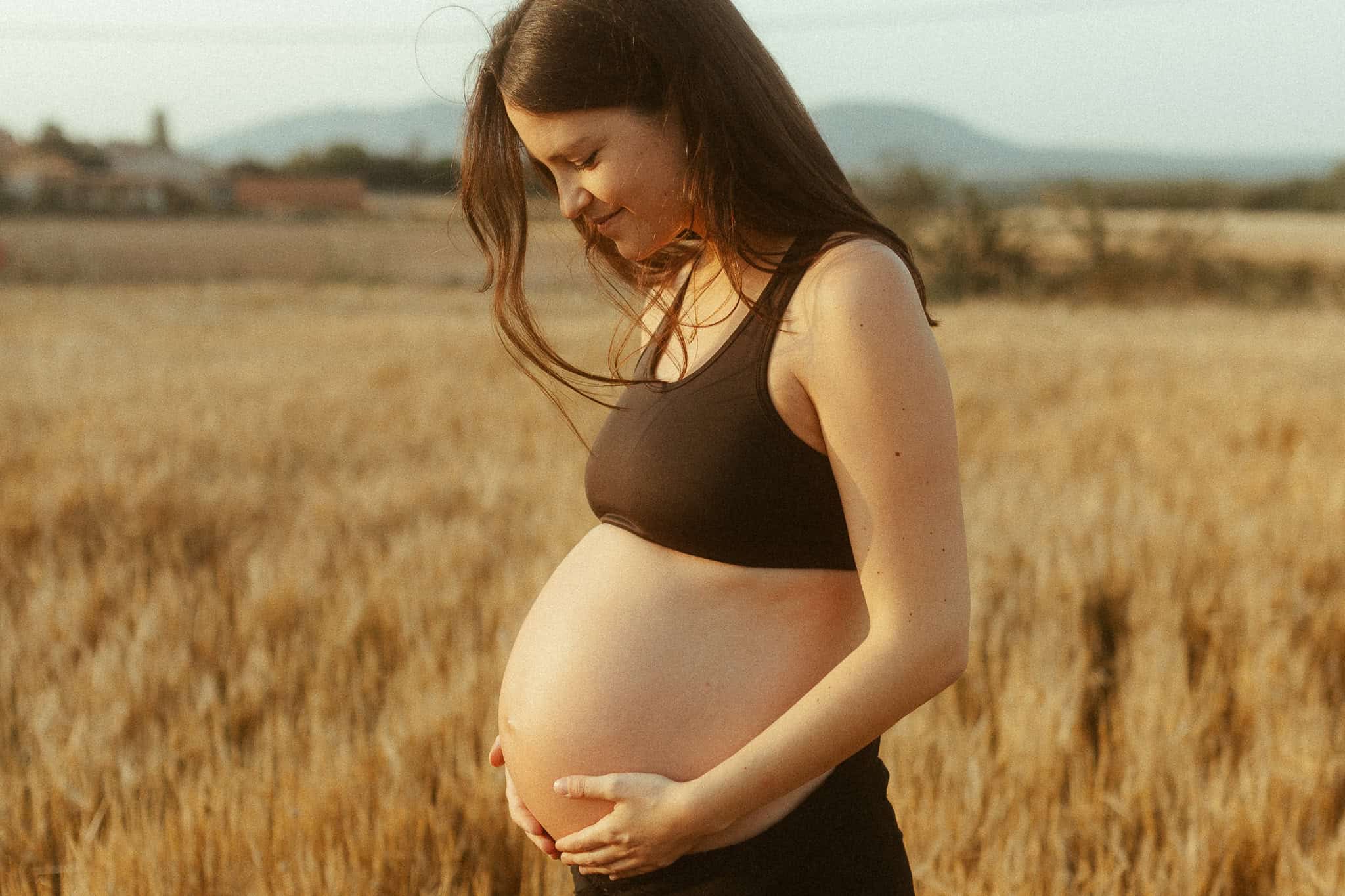 Pregnancy Photoshoot in nature outside of Barcelona