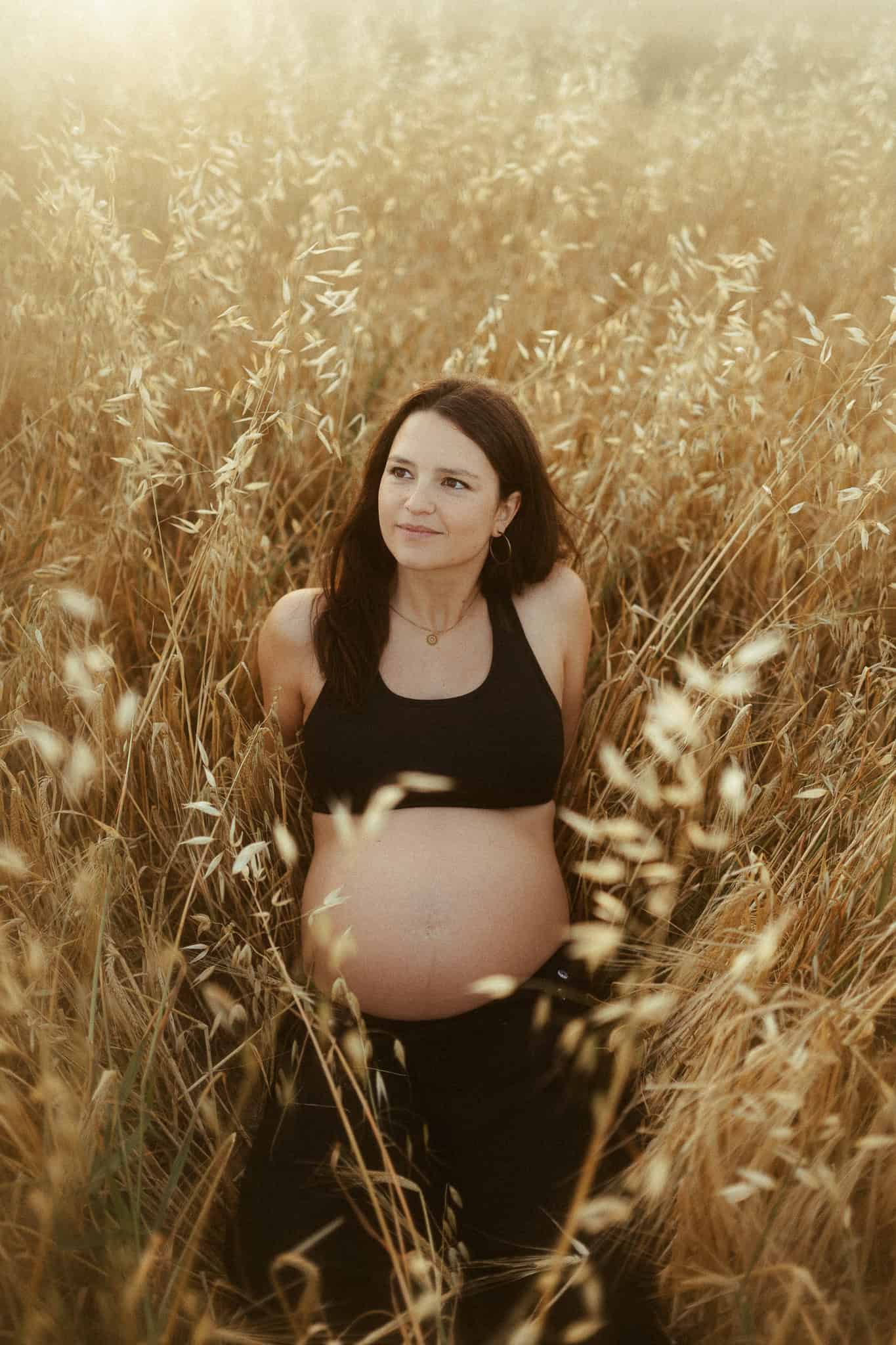 Pregnancy Photoshoot in nature outside of Barcelona