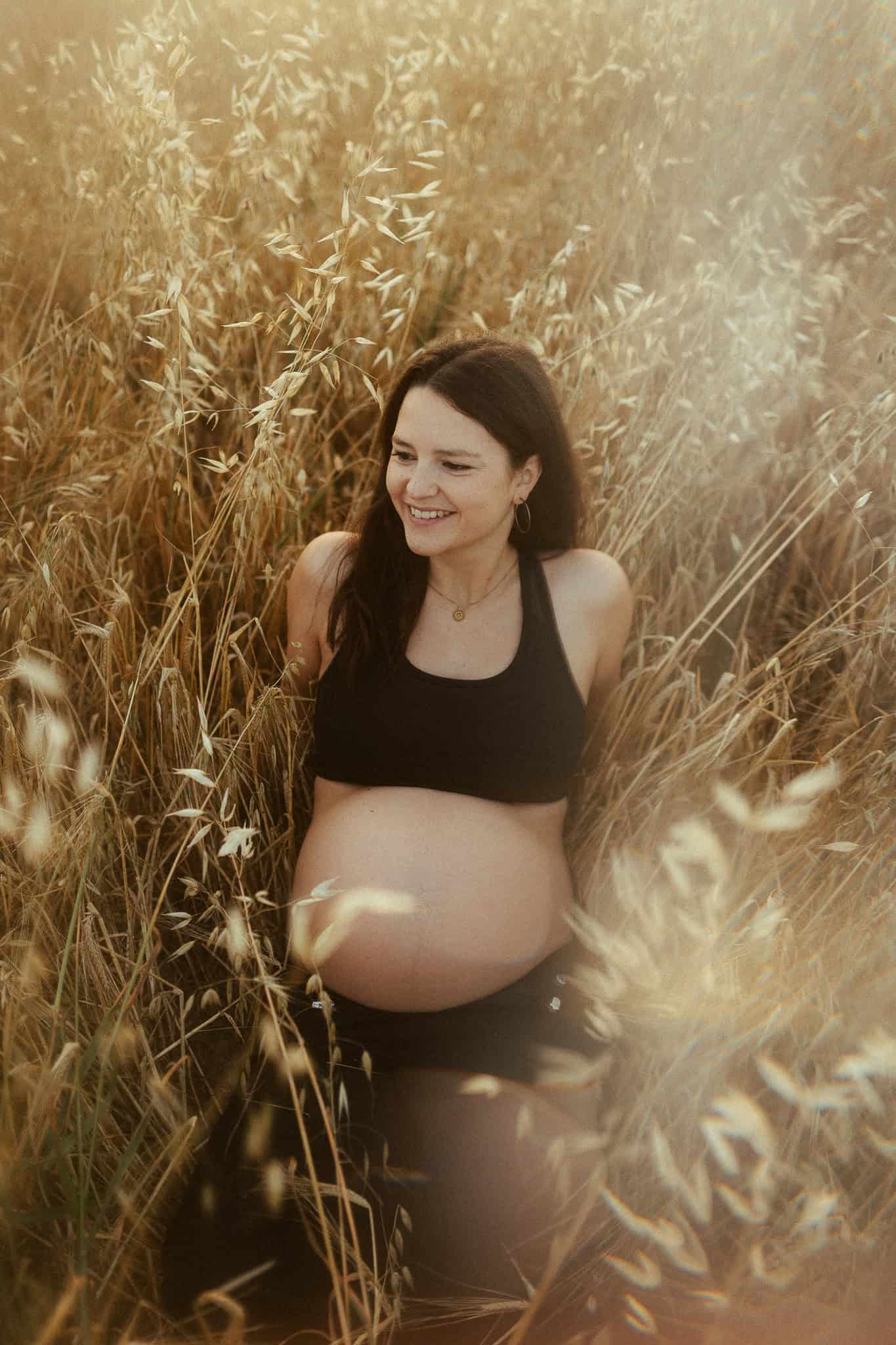 Pregnancy Photoshoot in nature outside of Barcelona