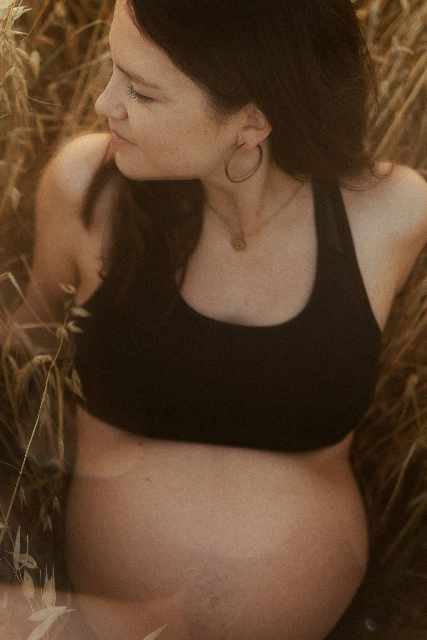 Pregnancy Photoshoot in nature outside of Barcelona