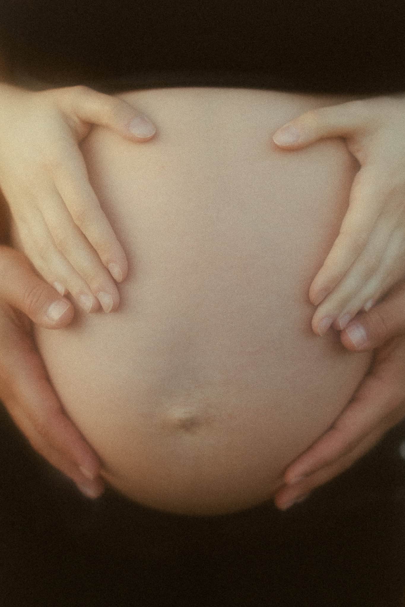 Pregnancy Photoshoot in nature outside of Barcelona