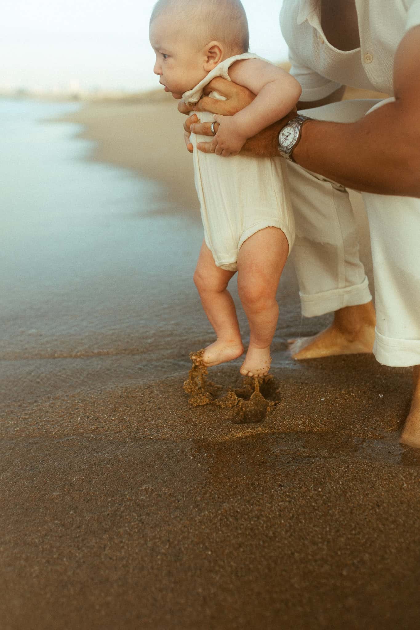 Family Photoshoot in the beach of Maresme