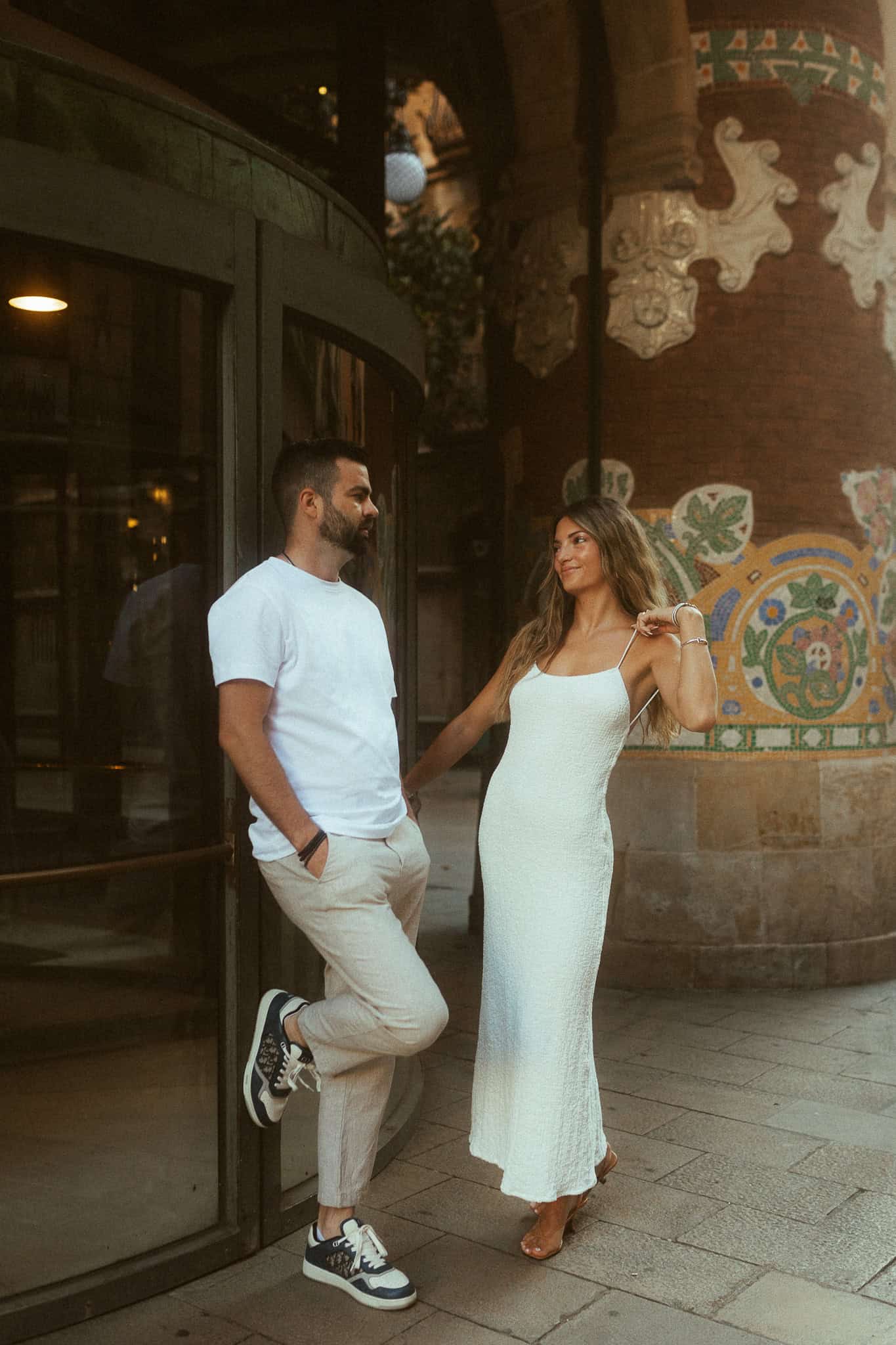 Couples Photoshoot Barcelona's old town