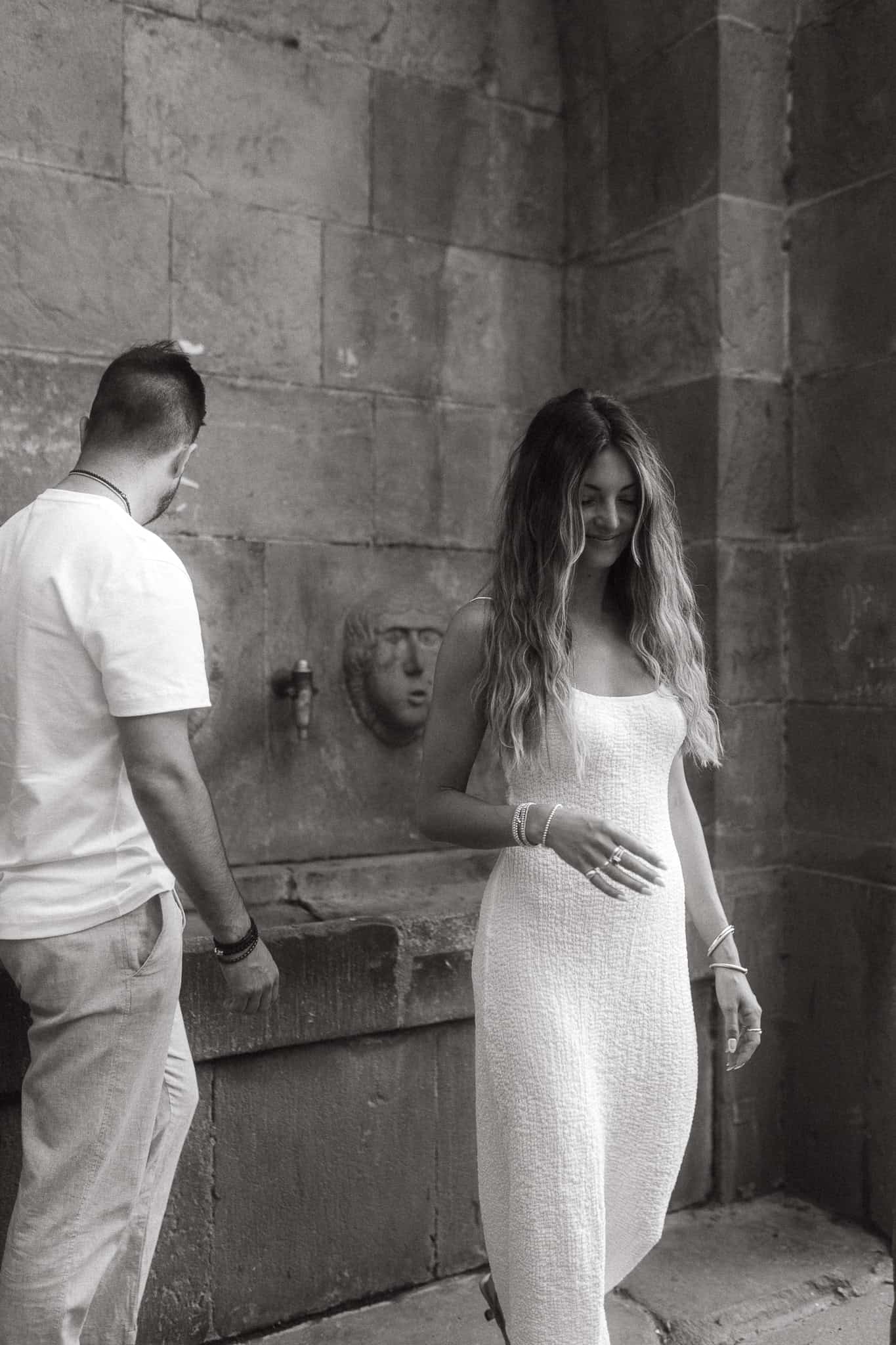 Couples Photoshoot Barcelona's old town