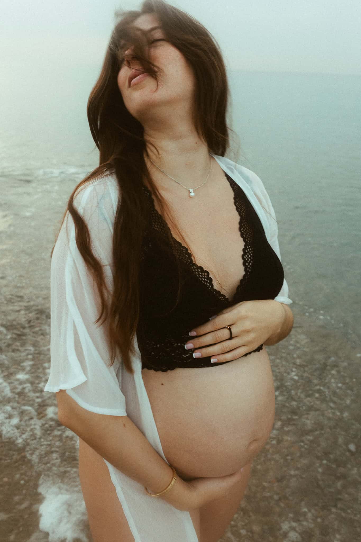 Pregnancy photos in the sea