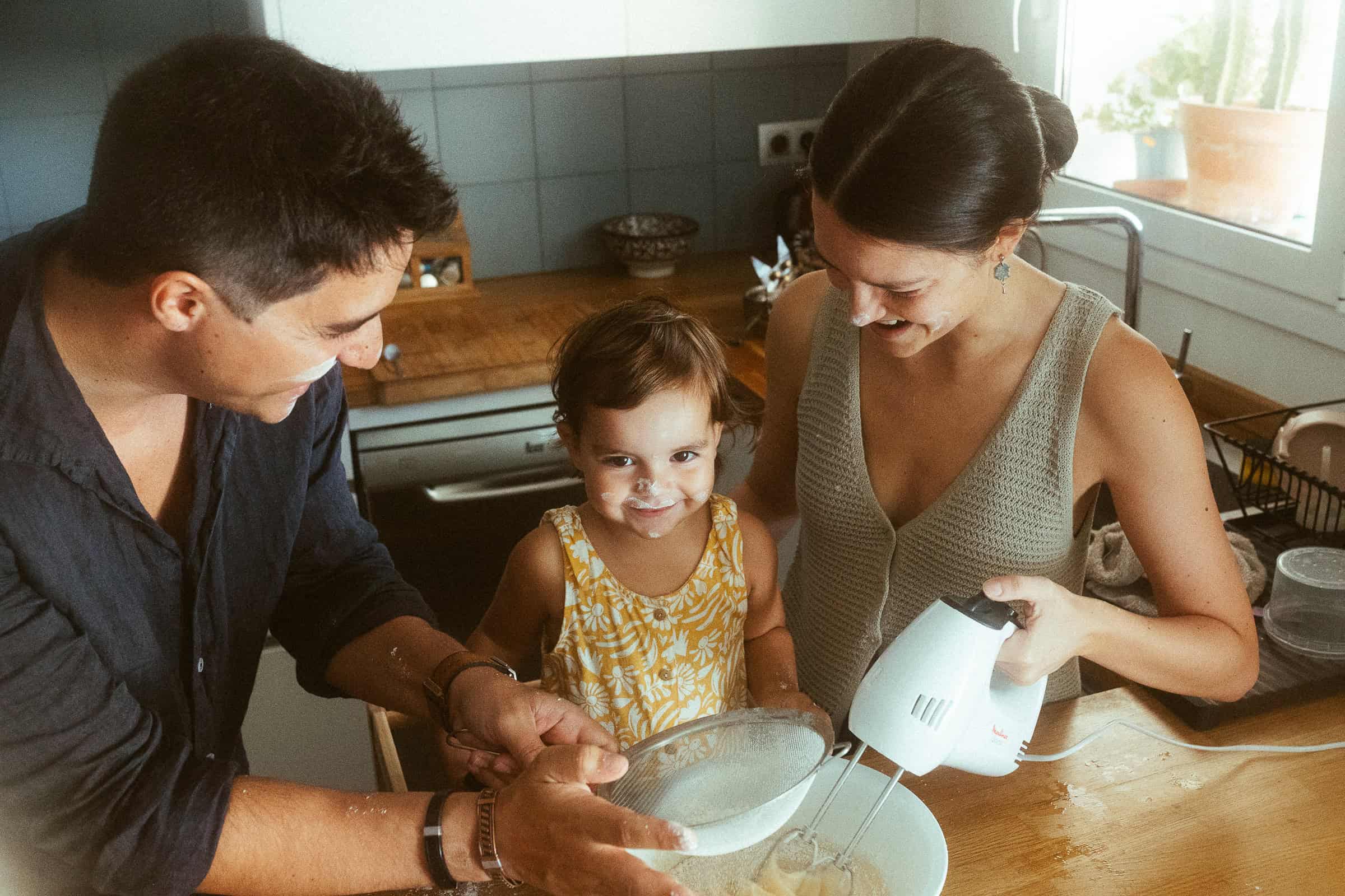 Home family photoshoot in Barcelona