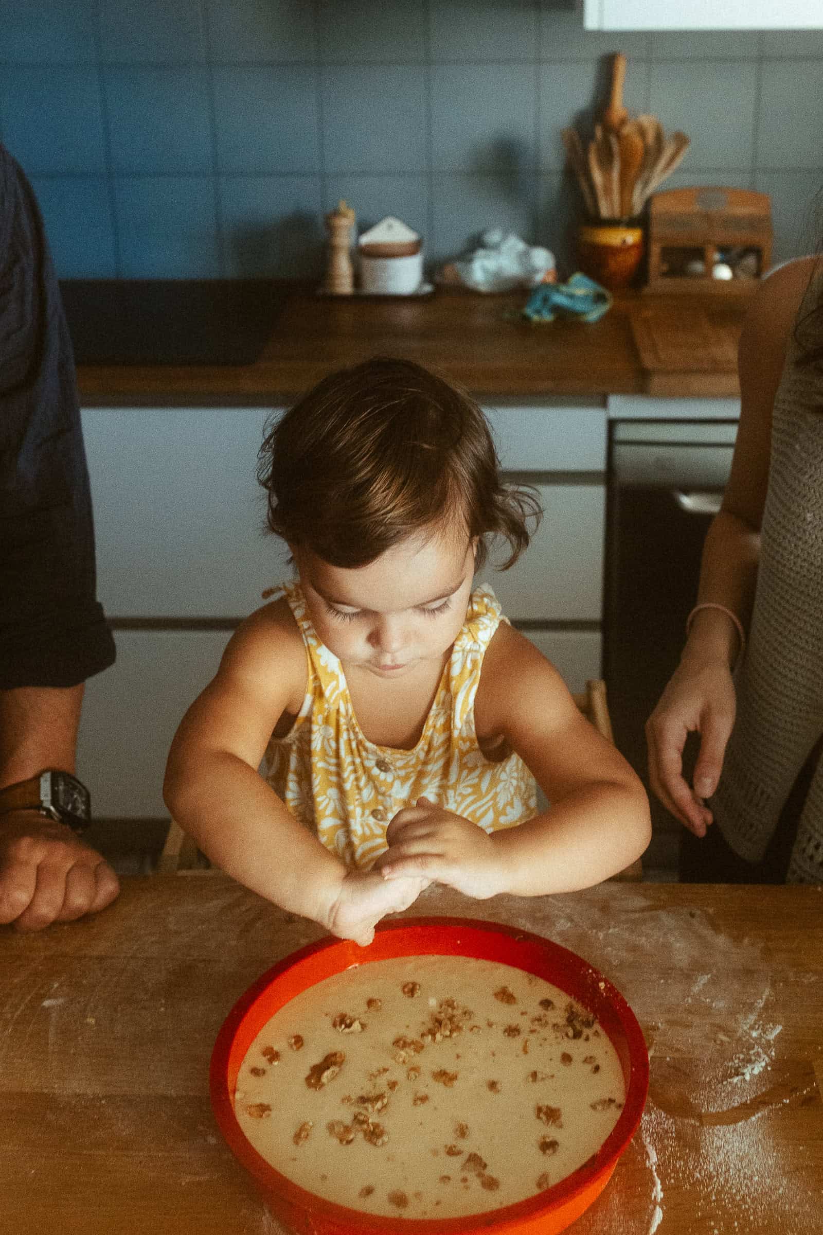 Home family photoshoot in Barcelona