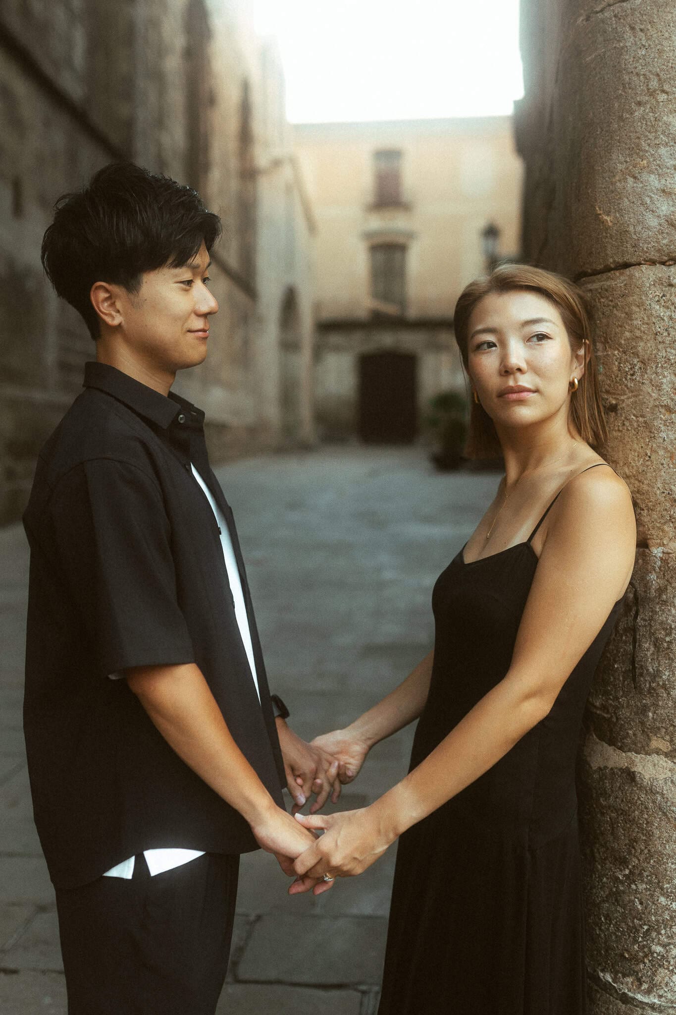 Engagement photoshoot in Barcelona's old town