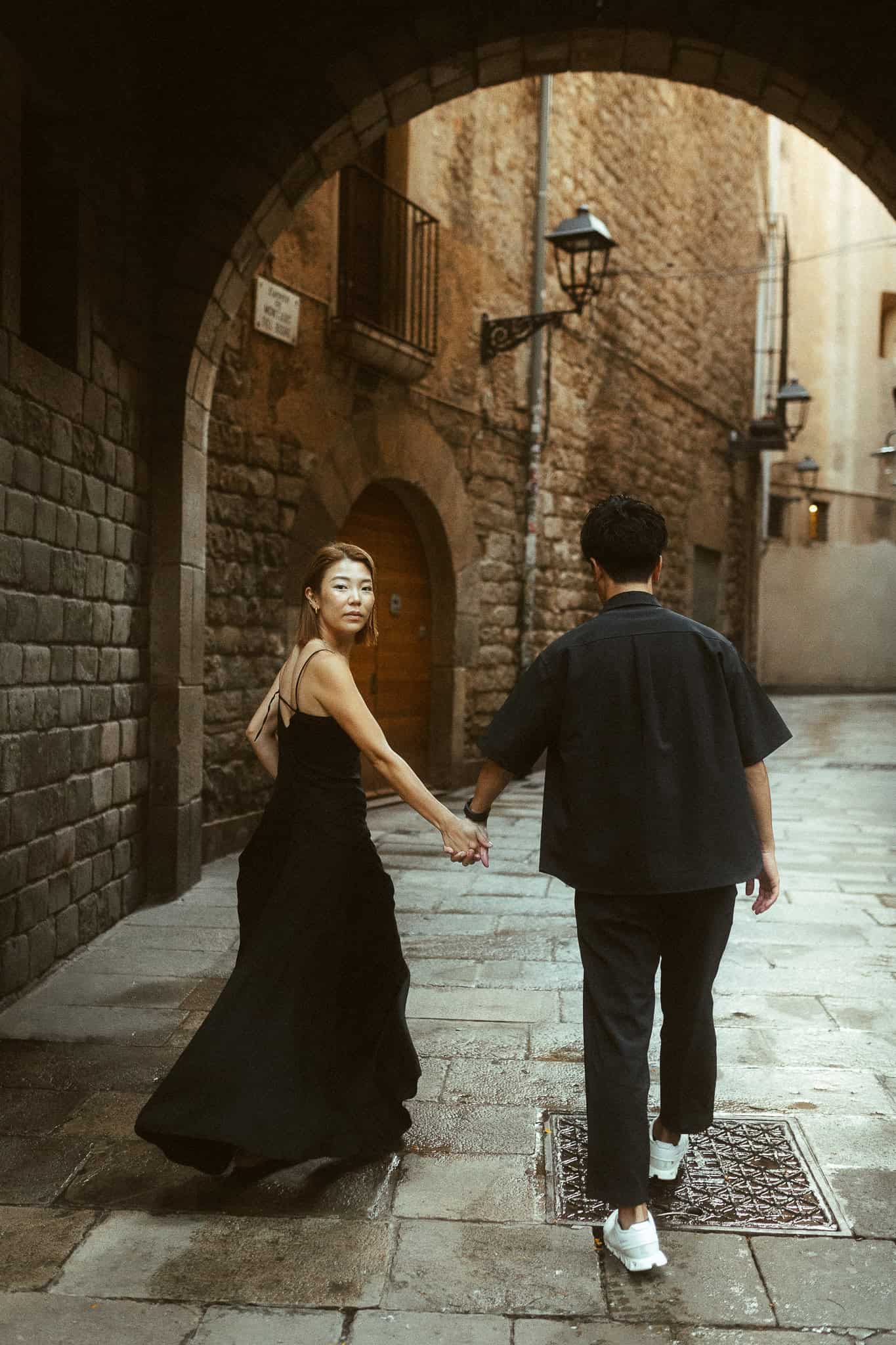 Couples Photoshoot in Gothic quarter, Barcelona