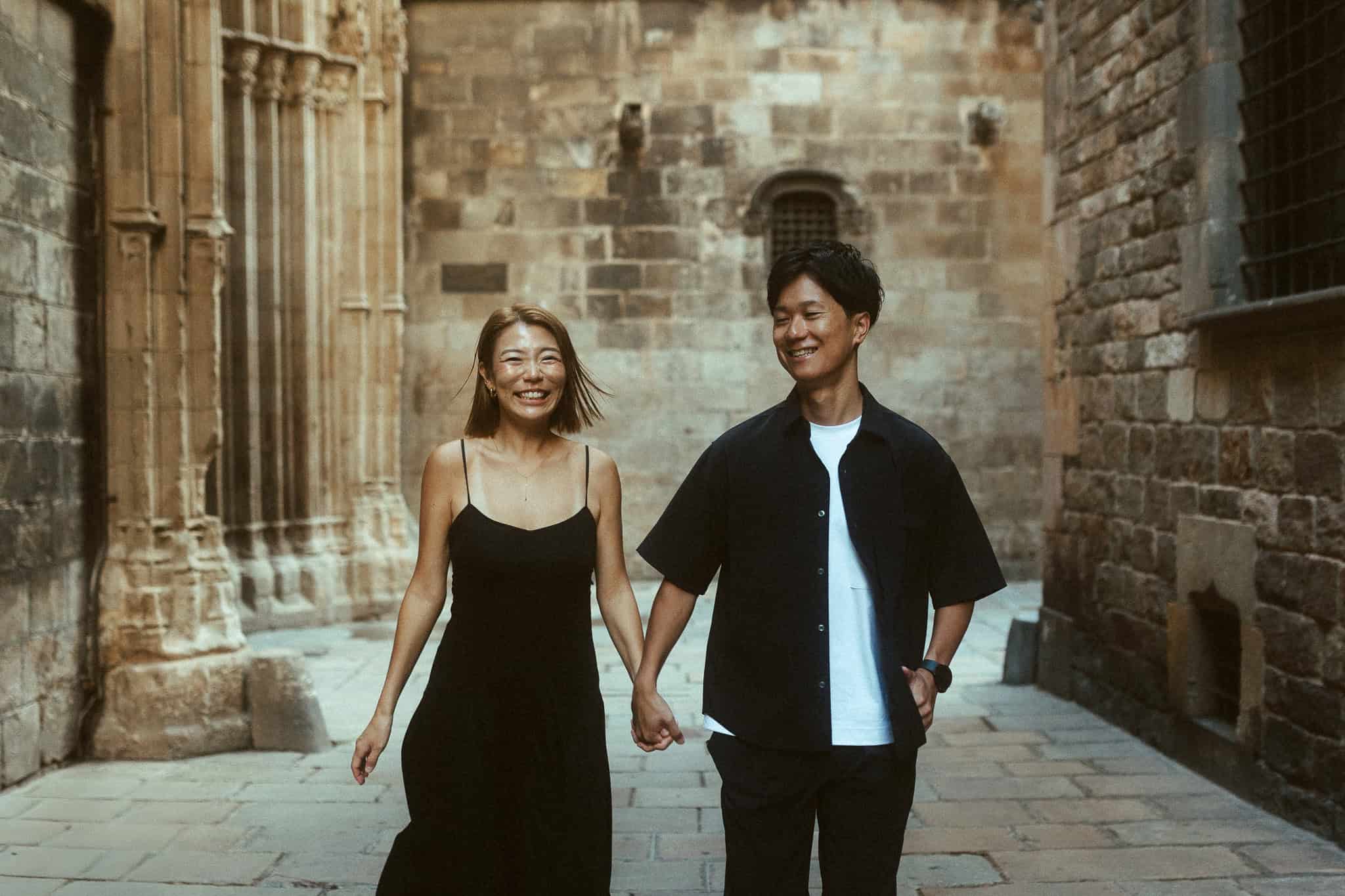 Love story photoshoot in Barcelona featuring couple visiting from Japan