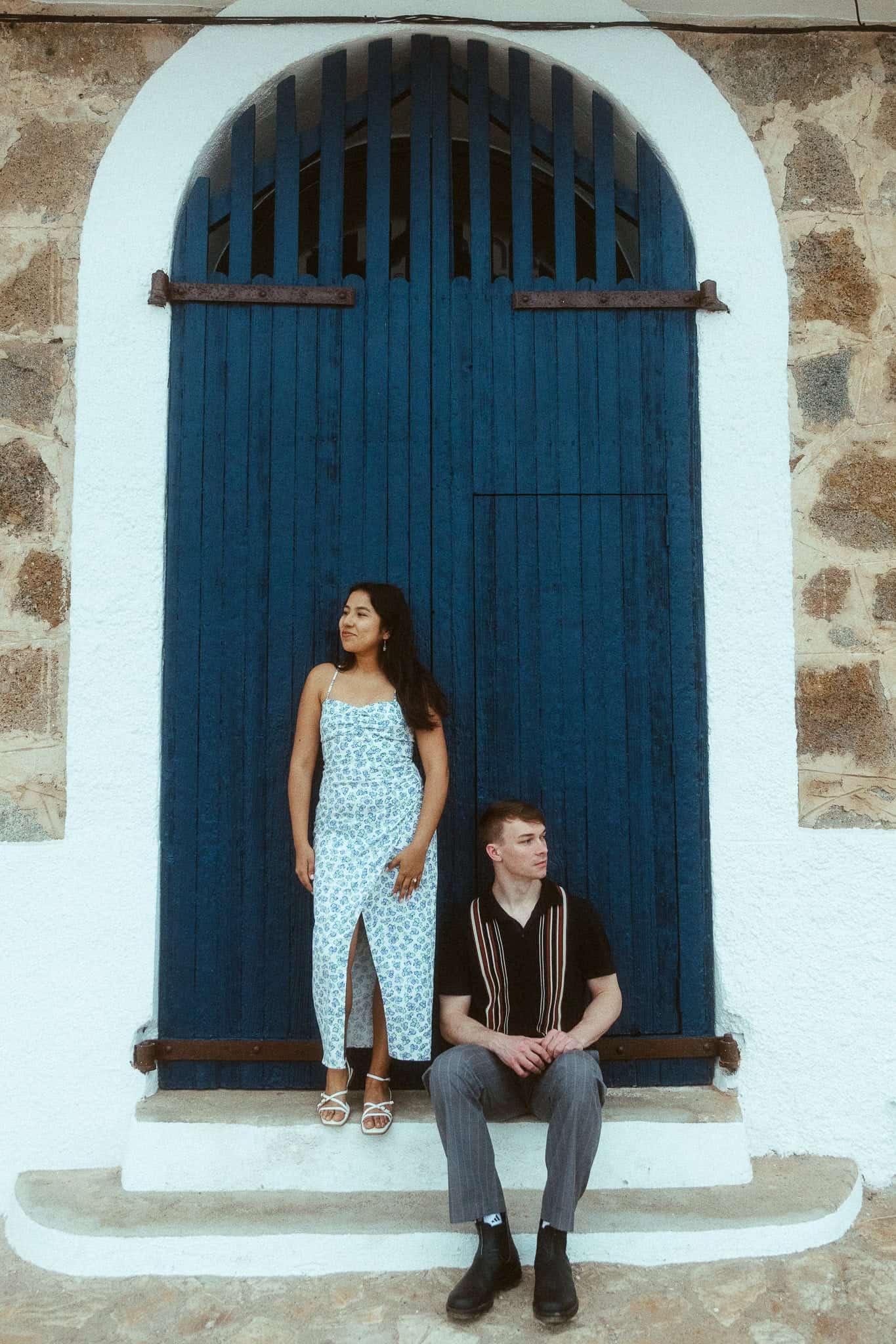 Surprise proposal photo session on the cliffs of costa brava