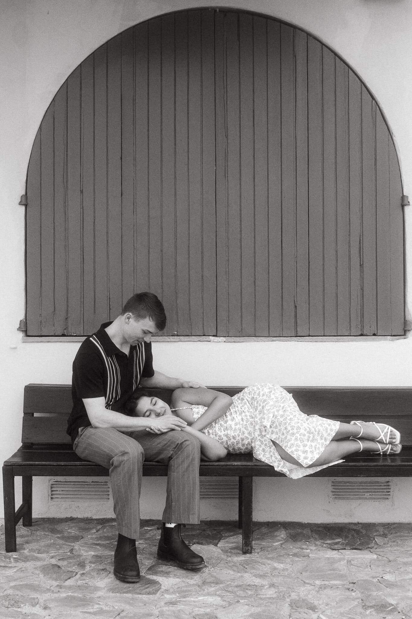 Surprise proposal photo session on the cliffs of costa brava