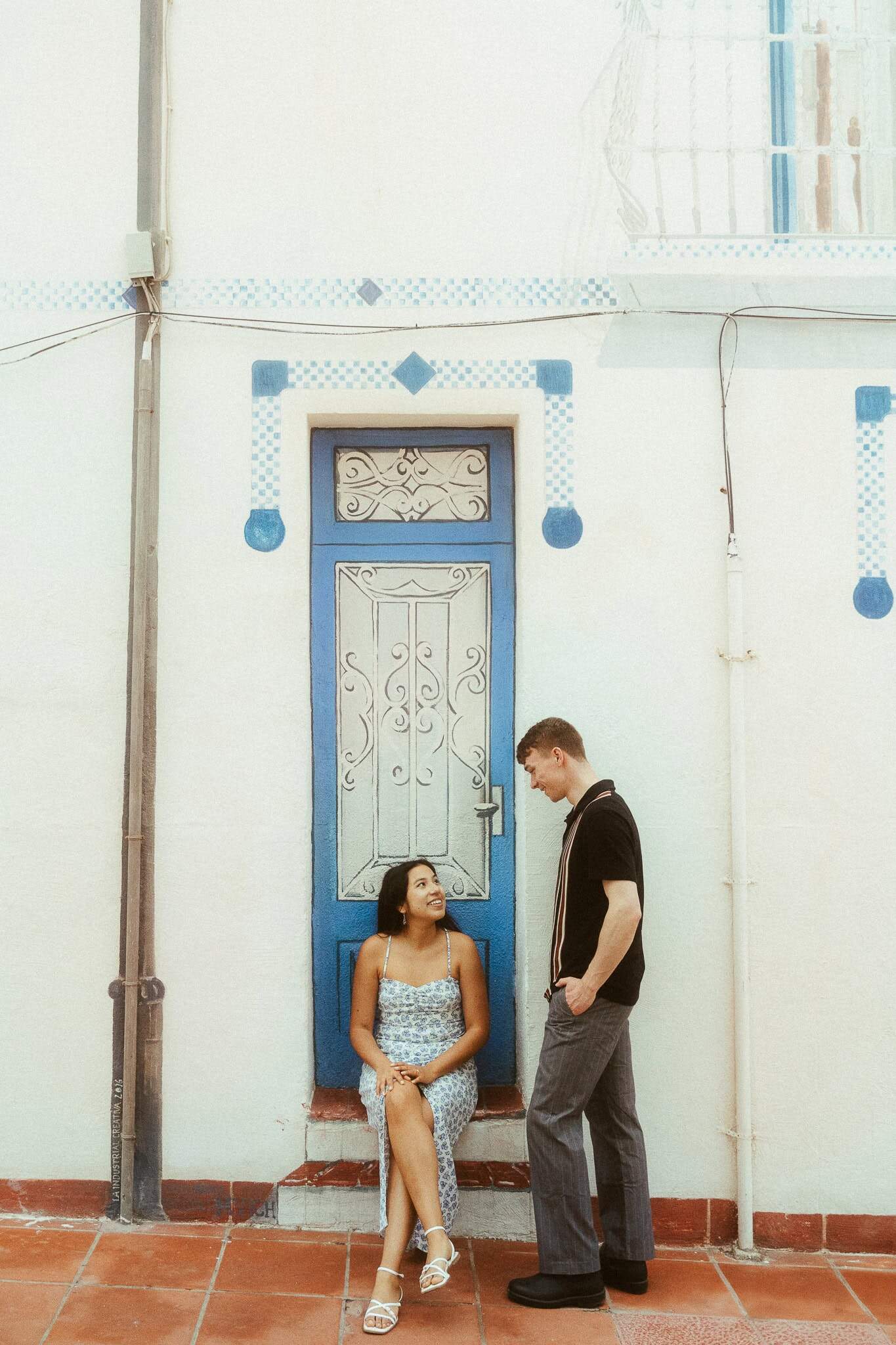 Surprise proposal photo session on the cliffs of costa brava