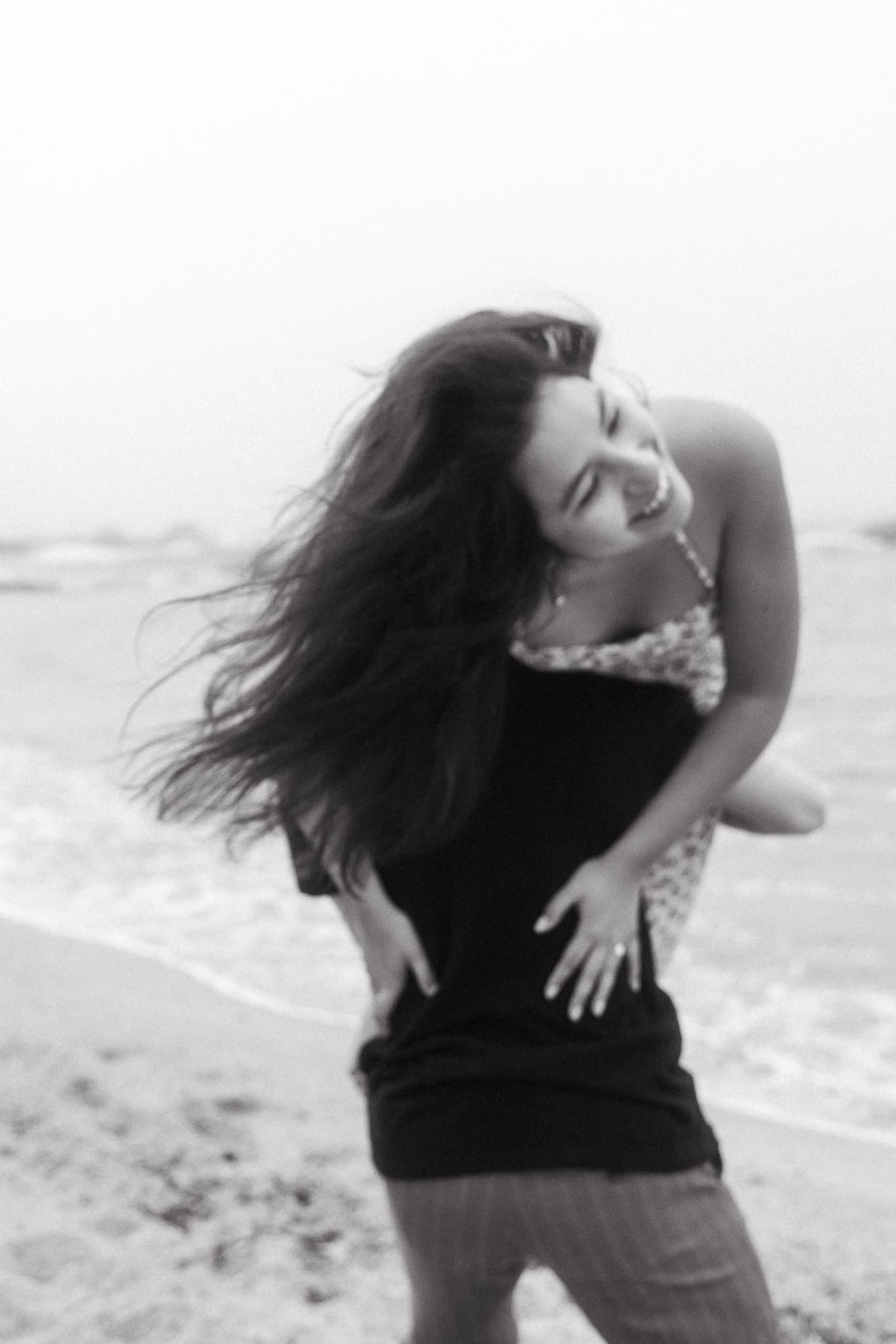 Surprise proposal photo session on the cliffs of costa brava