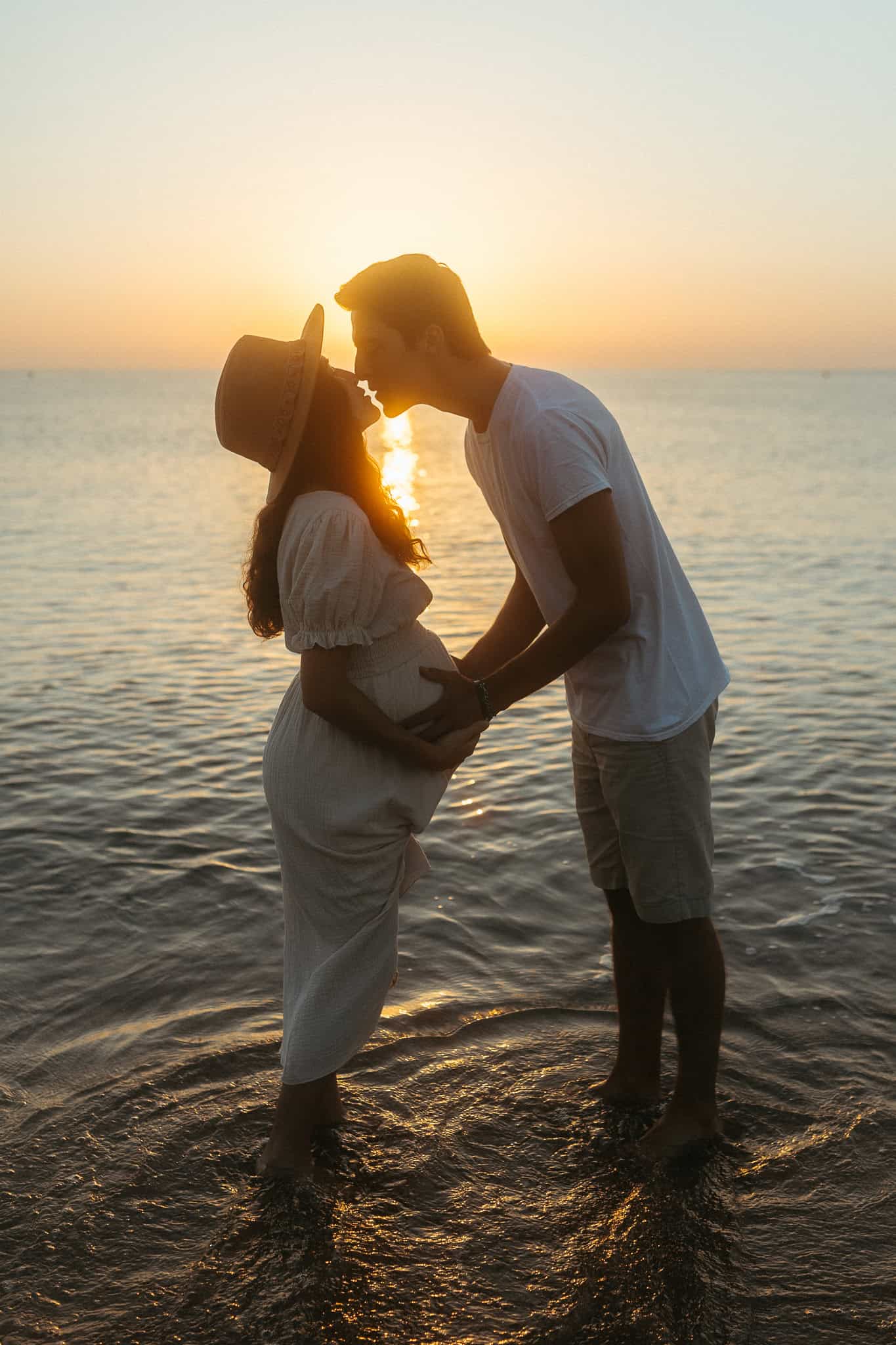 pregnancy photoshoot in the beach of Costa Brava