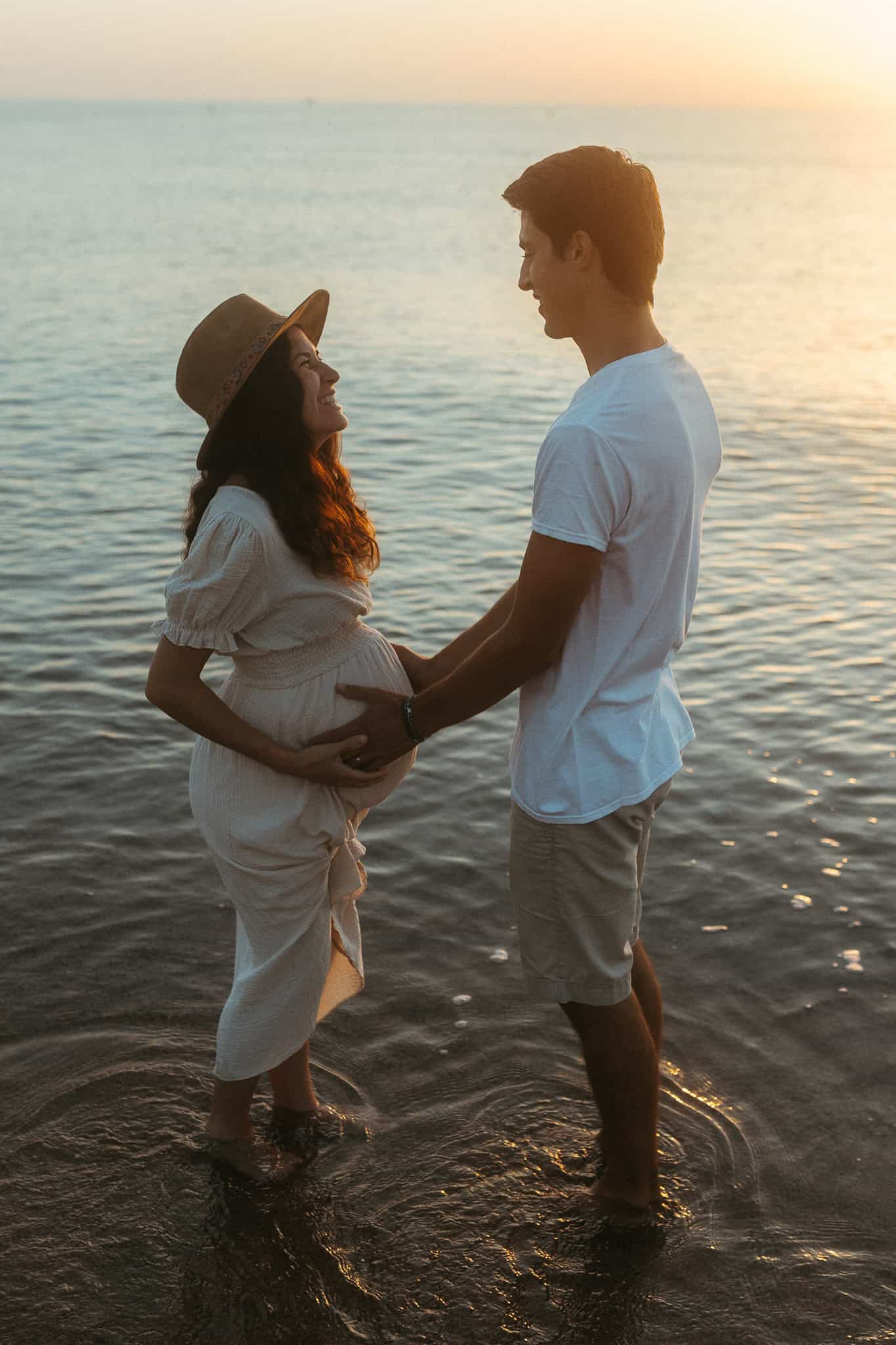 pregnancy photoshoot in the beach of Costa Brava
