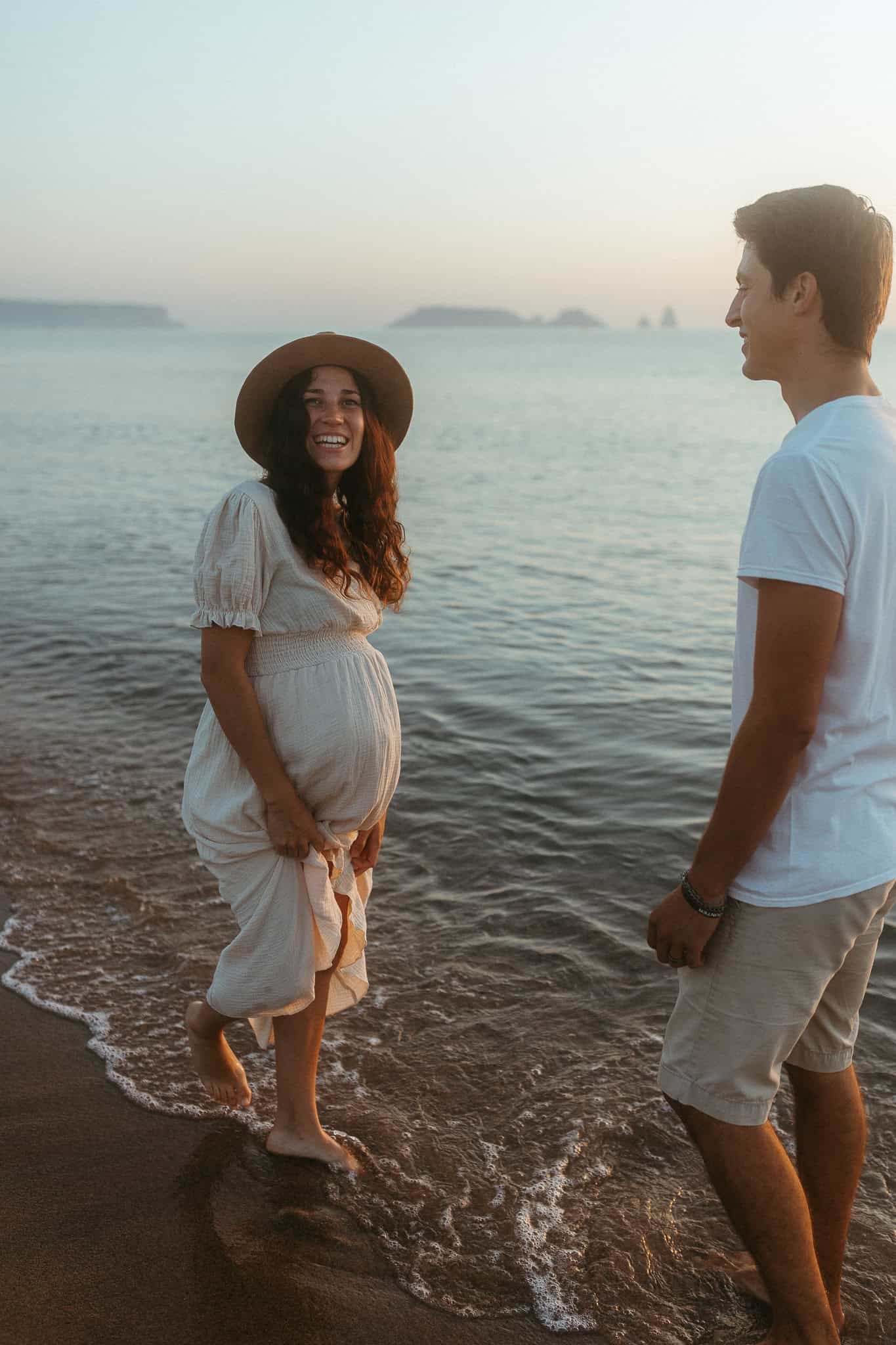 pregnancy photoshoot in the beach of Costa Brava