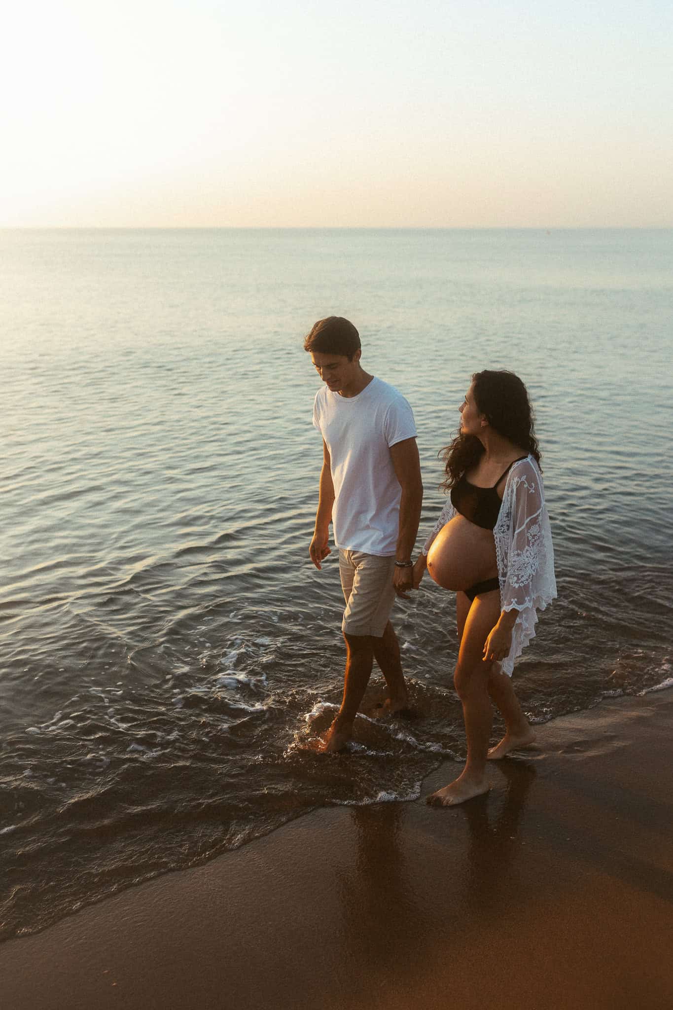 pregnancy photoshoot in the beach of Costa Brava