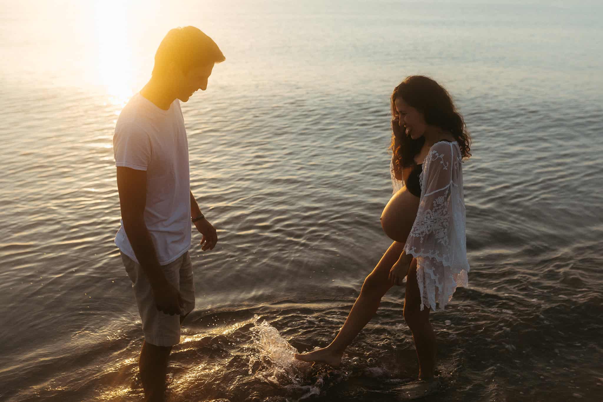 pregnancy photoshoot in the beach of Costa Brava