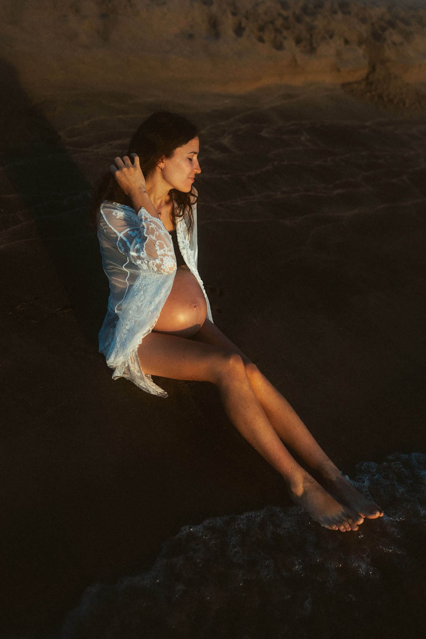 pregnancy photoshoot in the beach of Costa Brava