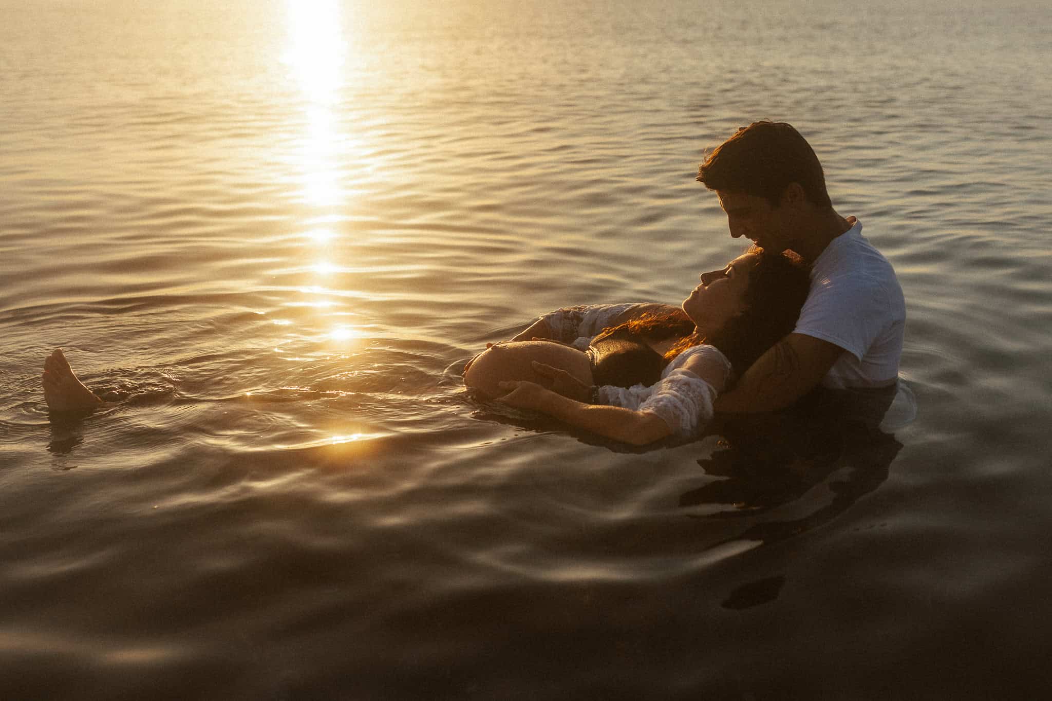 pregnancy photoshoot in the beach of Costa Brava