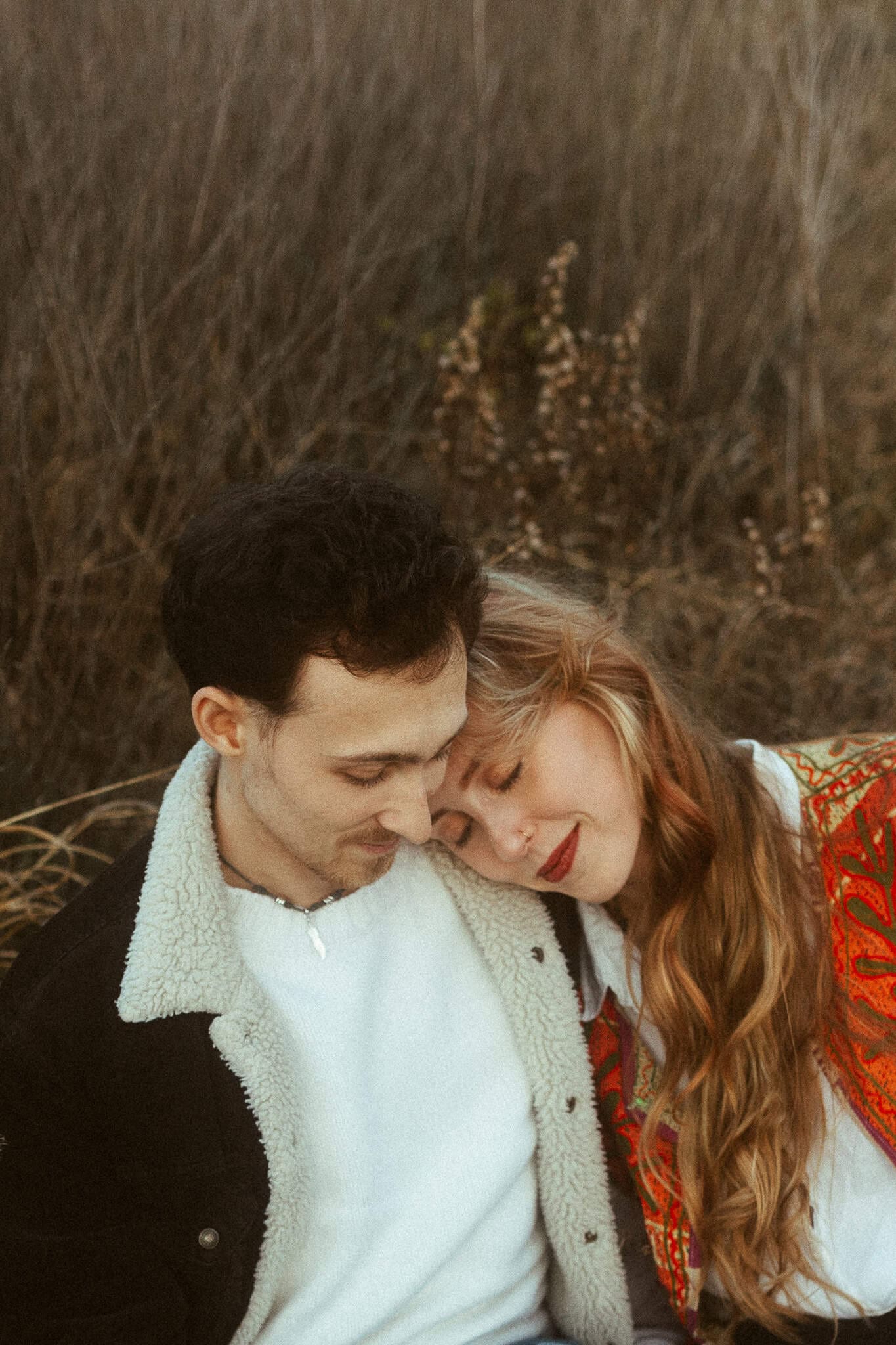 Couples photoshoot in the nature near Montserrat mountains