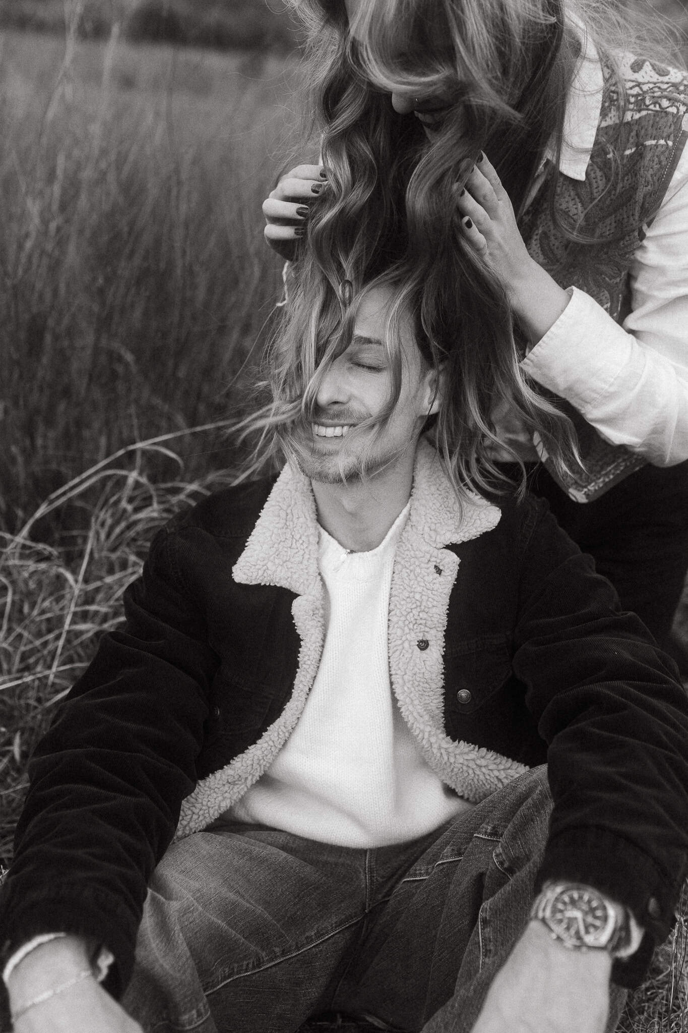 Couples photoshoot in the nature near Montserrat mountains