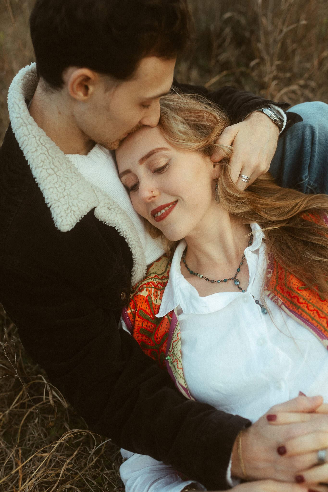Couples photoshoot in the nature near Montserrat mountains