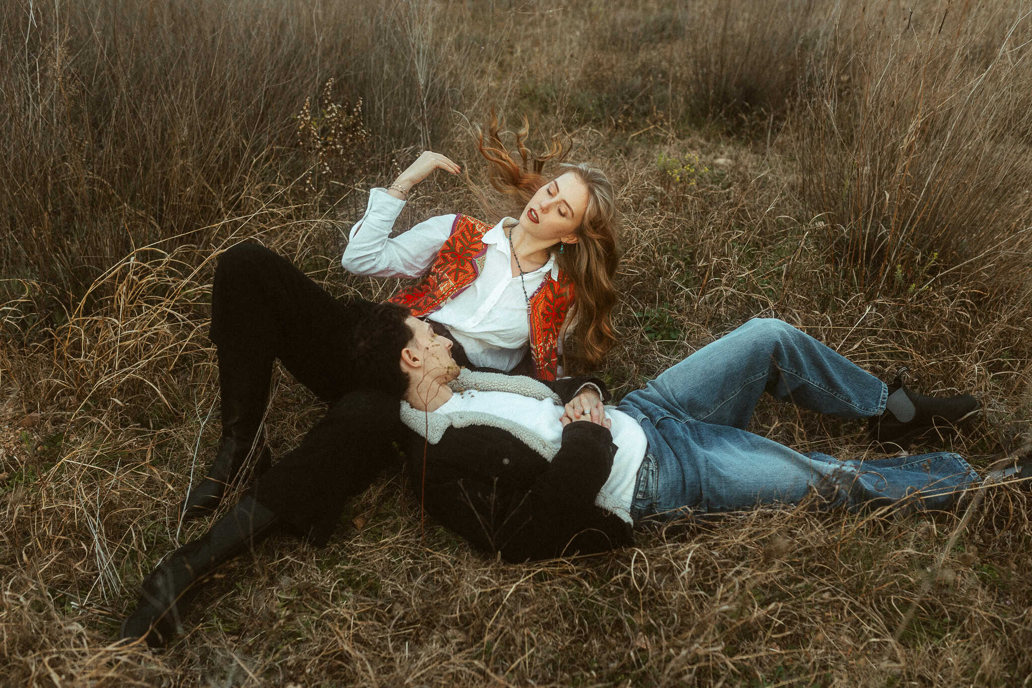 Couples photoshoot in the nature near Montserrat mountains