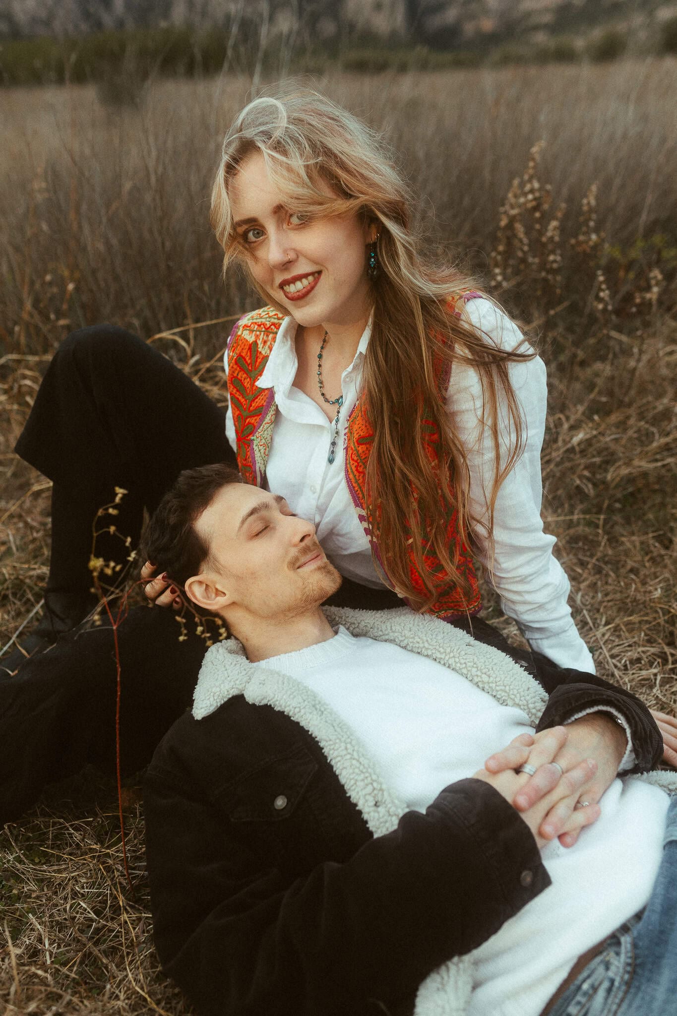 Couples photoshoot in the nature near Montserrat mountains