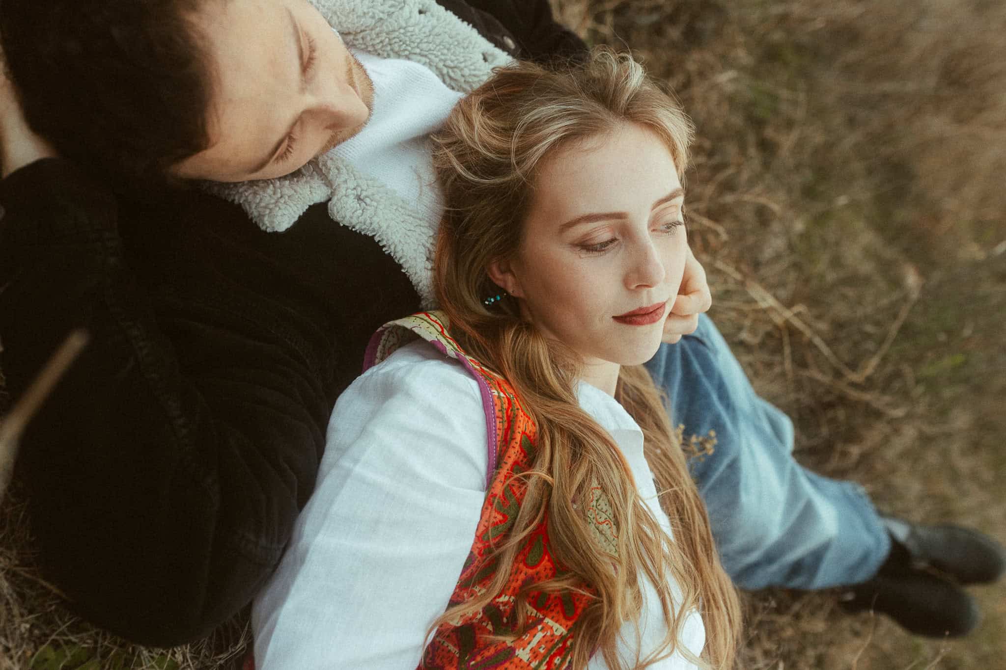 Couples photoshoot in the nature near Montserrat mountains