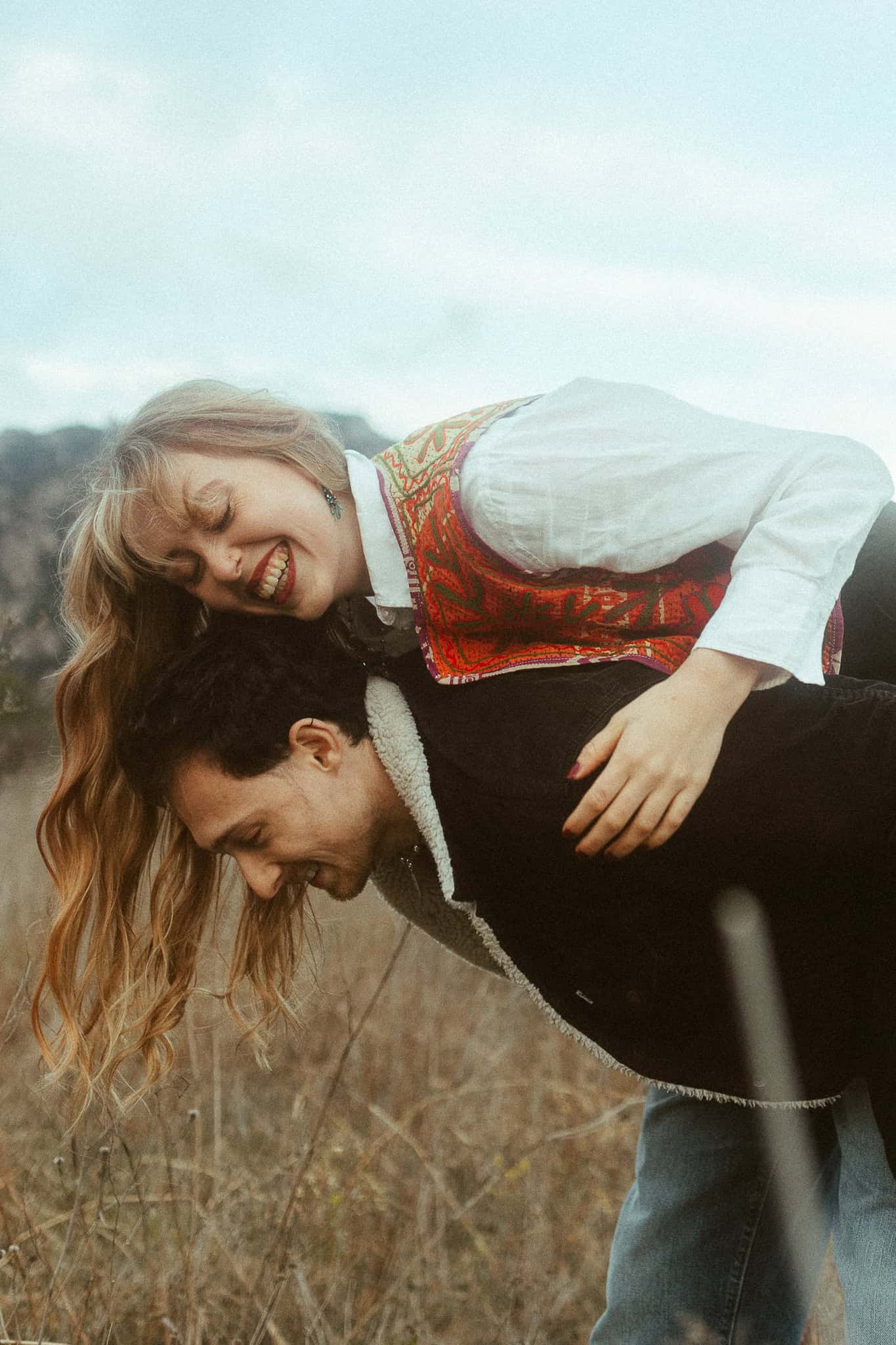 Couples photoshoot in the nature near Montserrat mountains