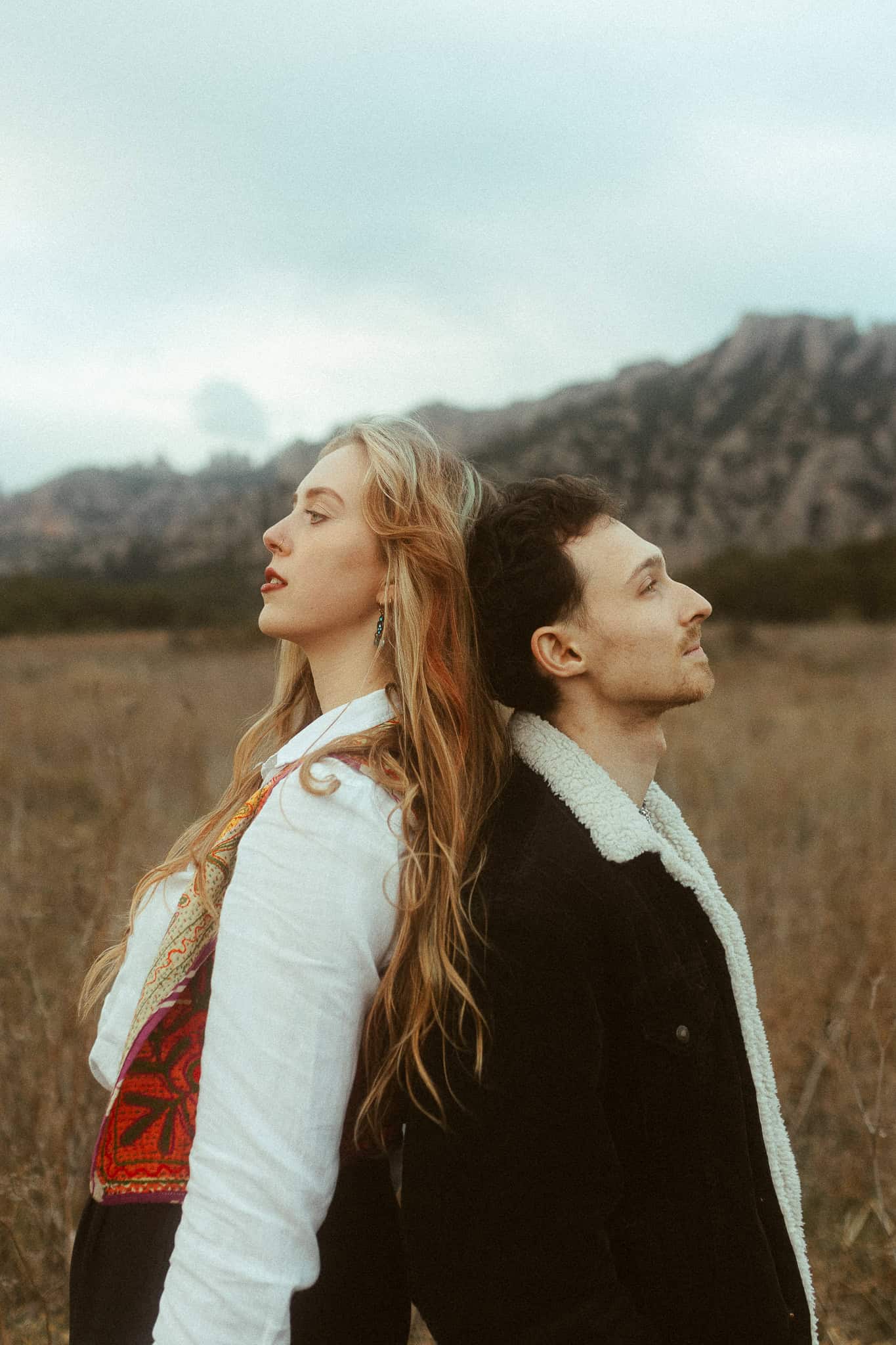 Couples photoshoot in the nature near Montserrat mountains