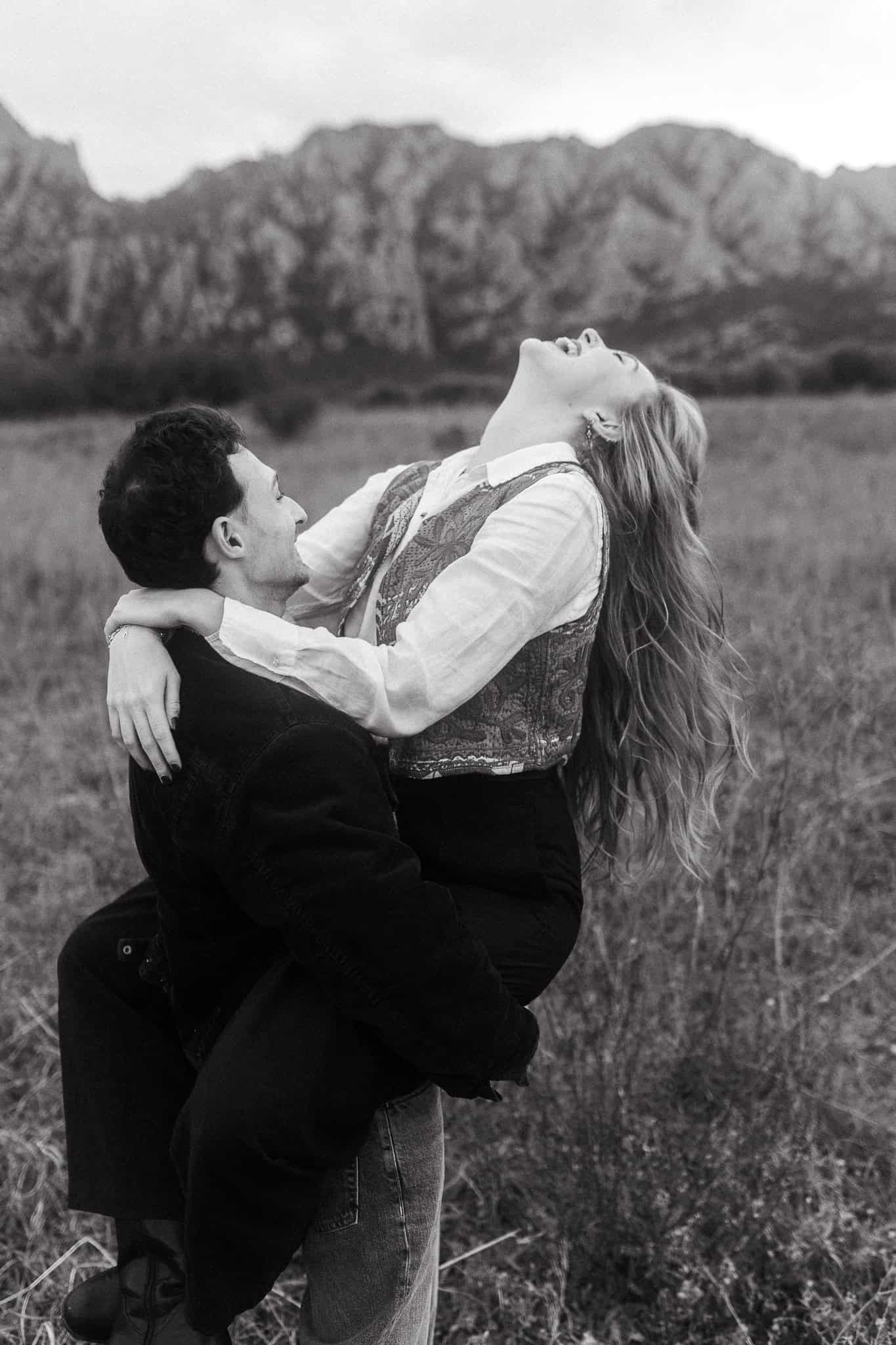 Couples photoshoot in the nature near Montserrat mountains