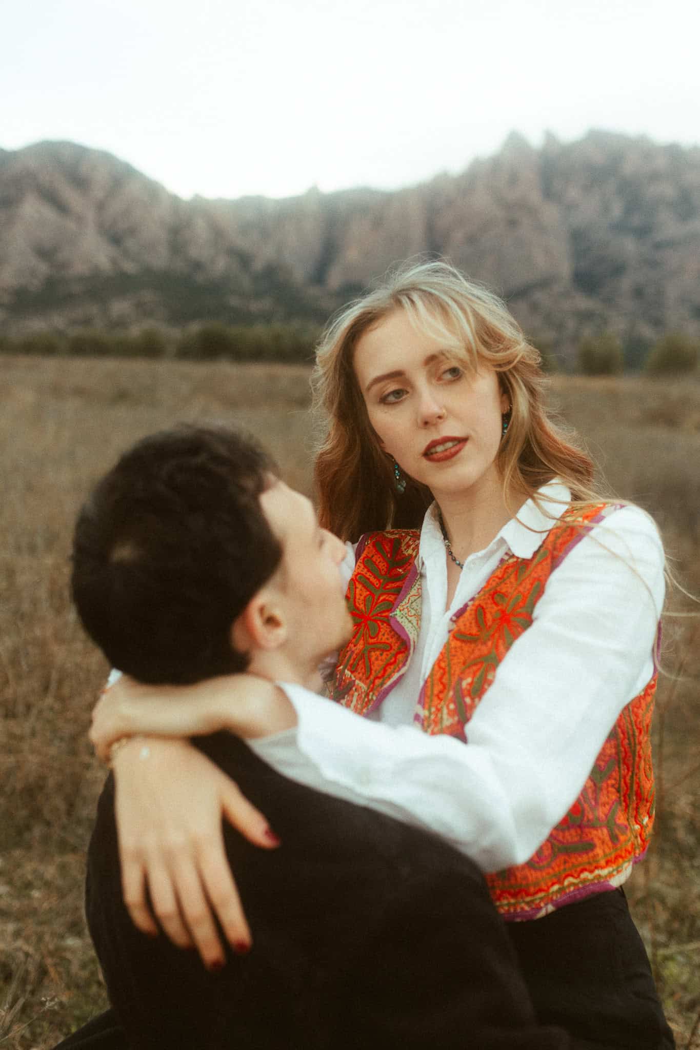 Couples photoshoot in the nature near Montserrat mountains