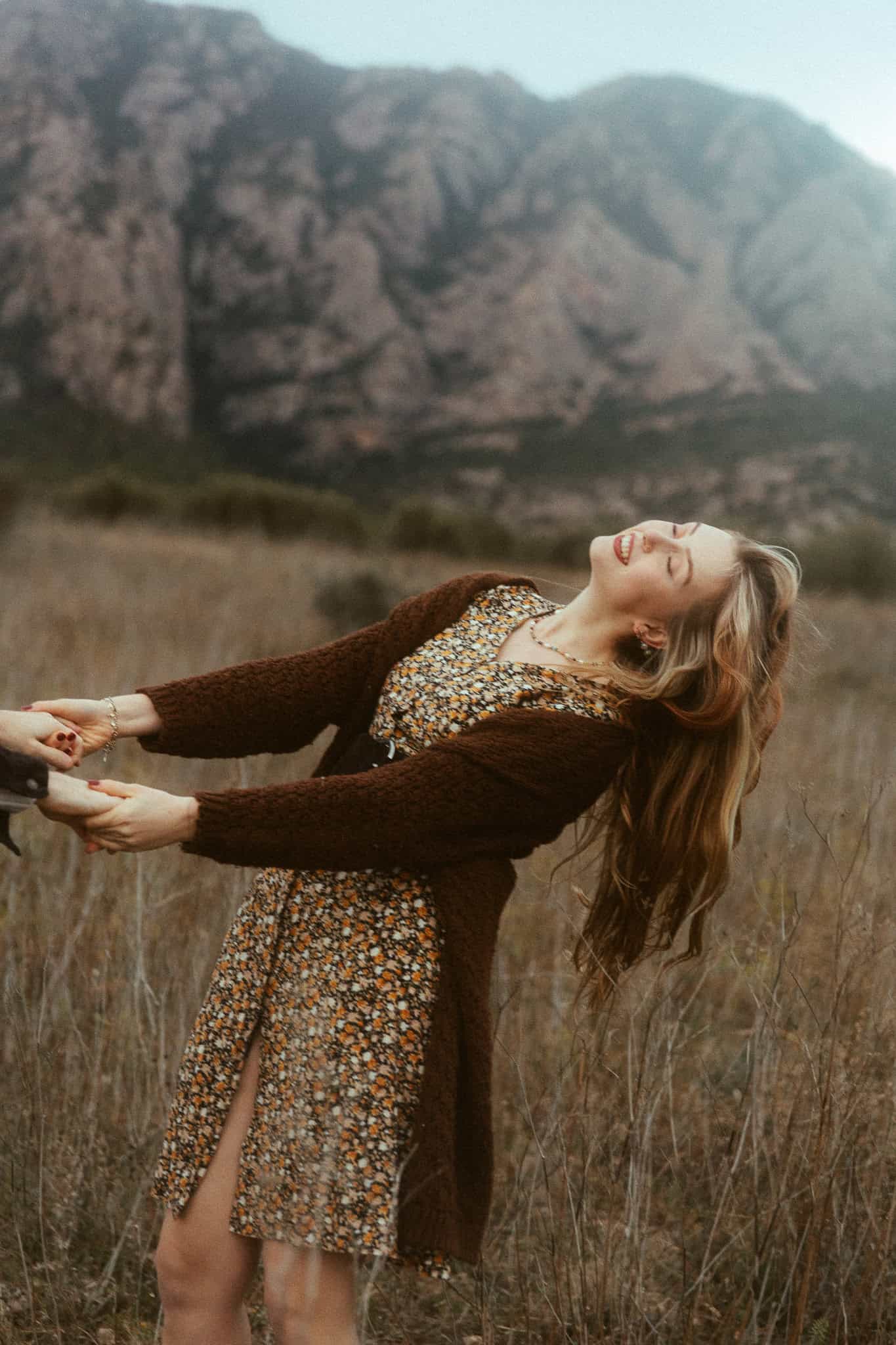 Couples photoshoot in the nature near Montserrat mountains