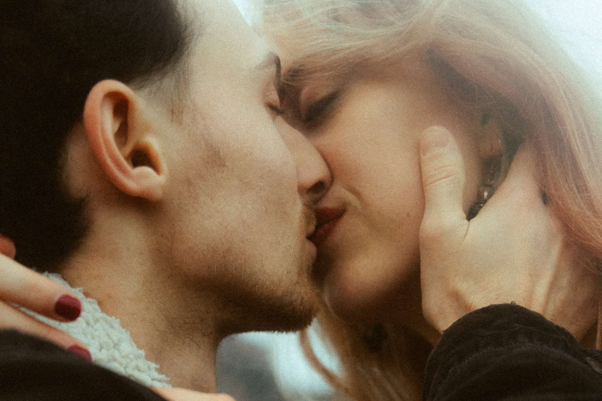 Couples photoshoot in the nature near Montserrat mountains