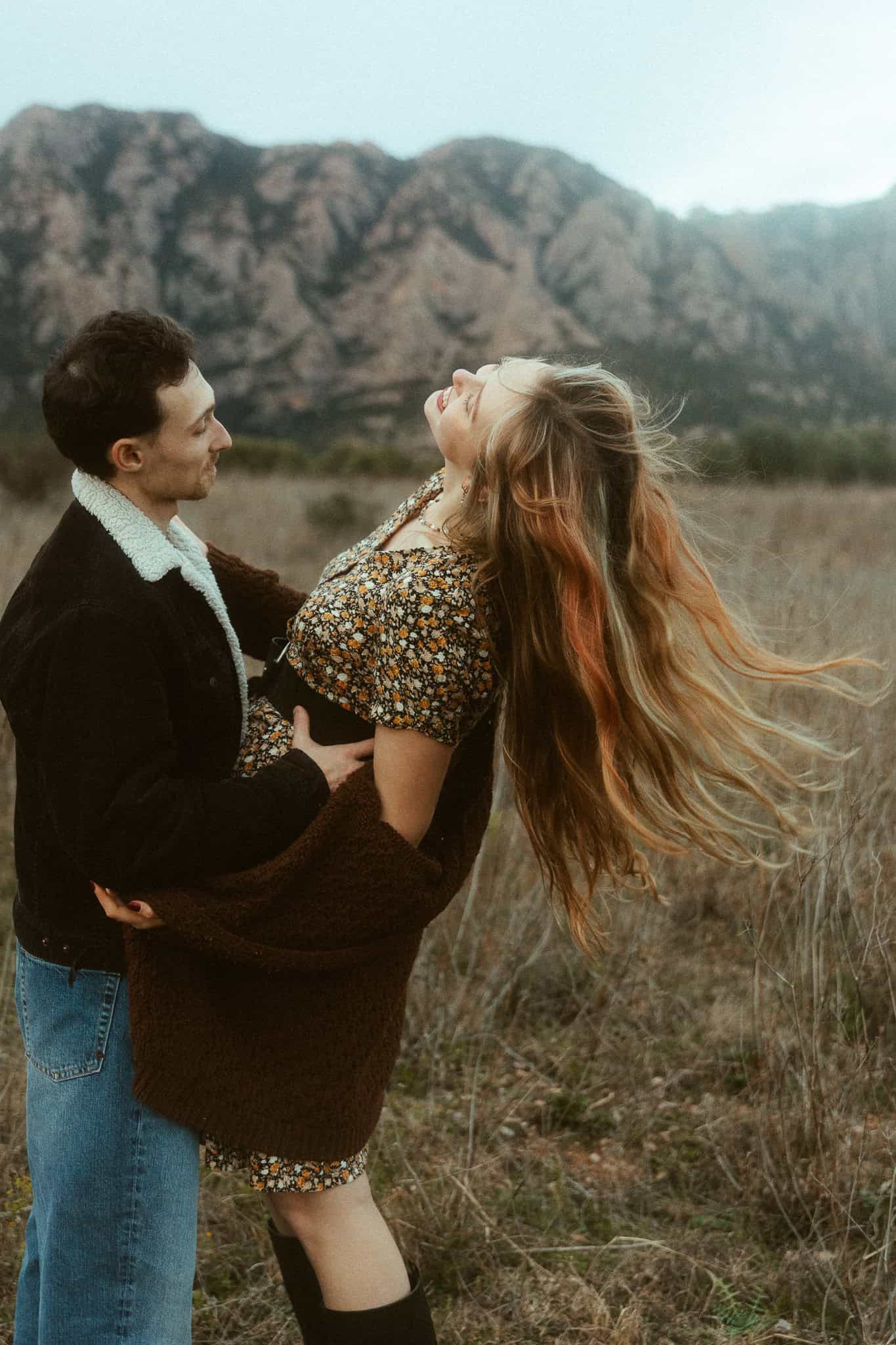 Couples photoshoot in the nature near Montserrat mountains