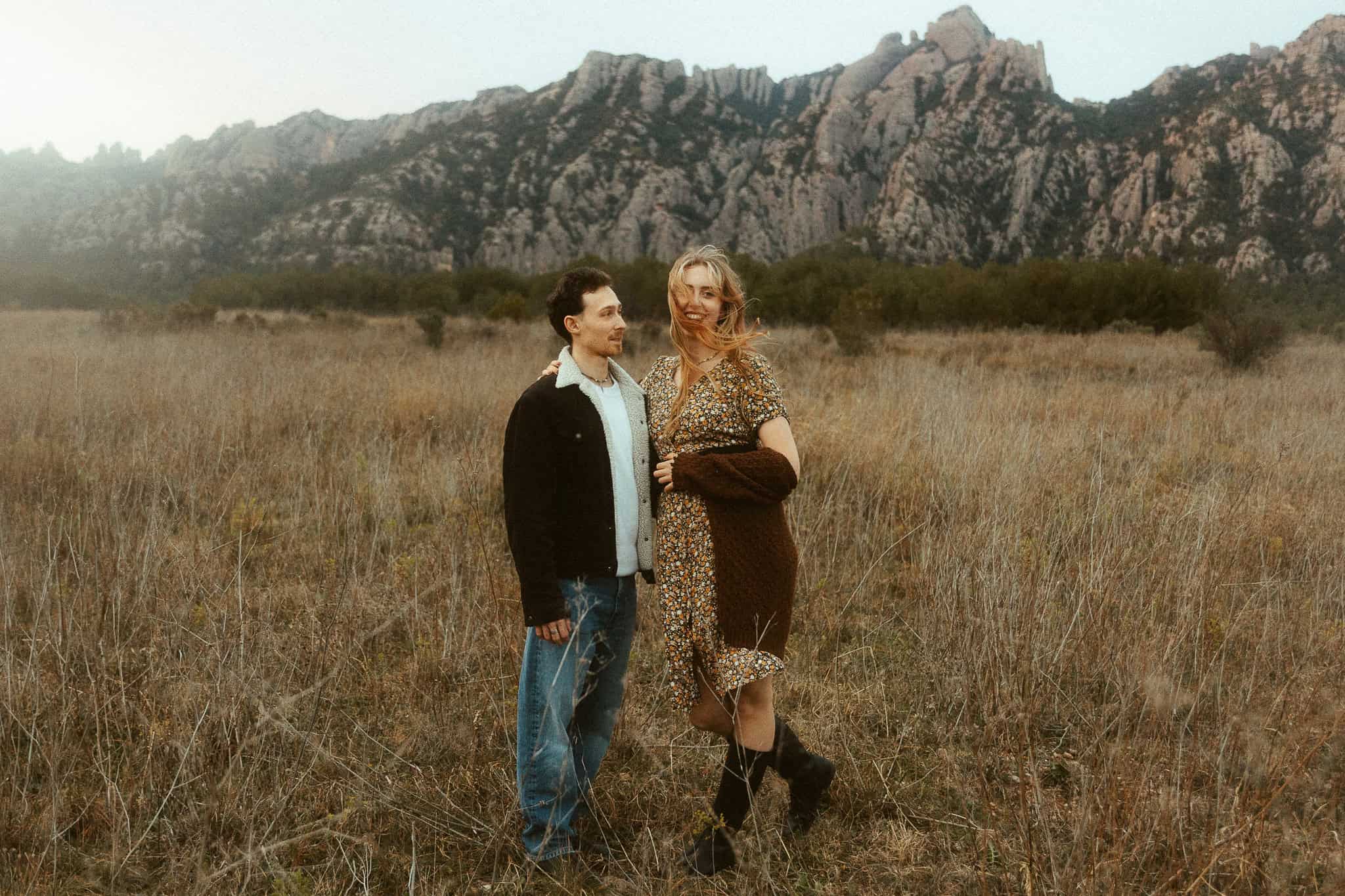 Couples photoshoot in the nature near Montserrat mountains