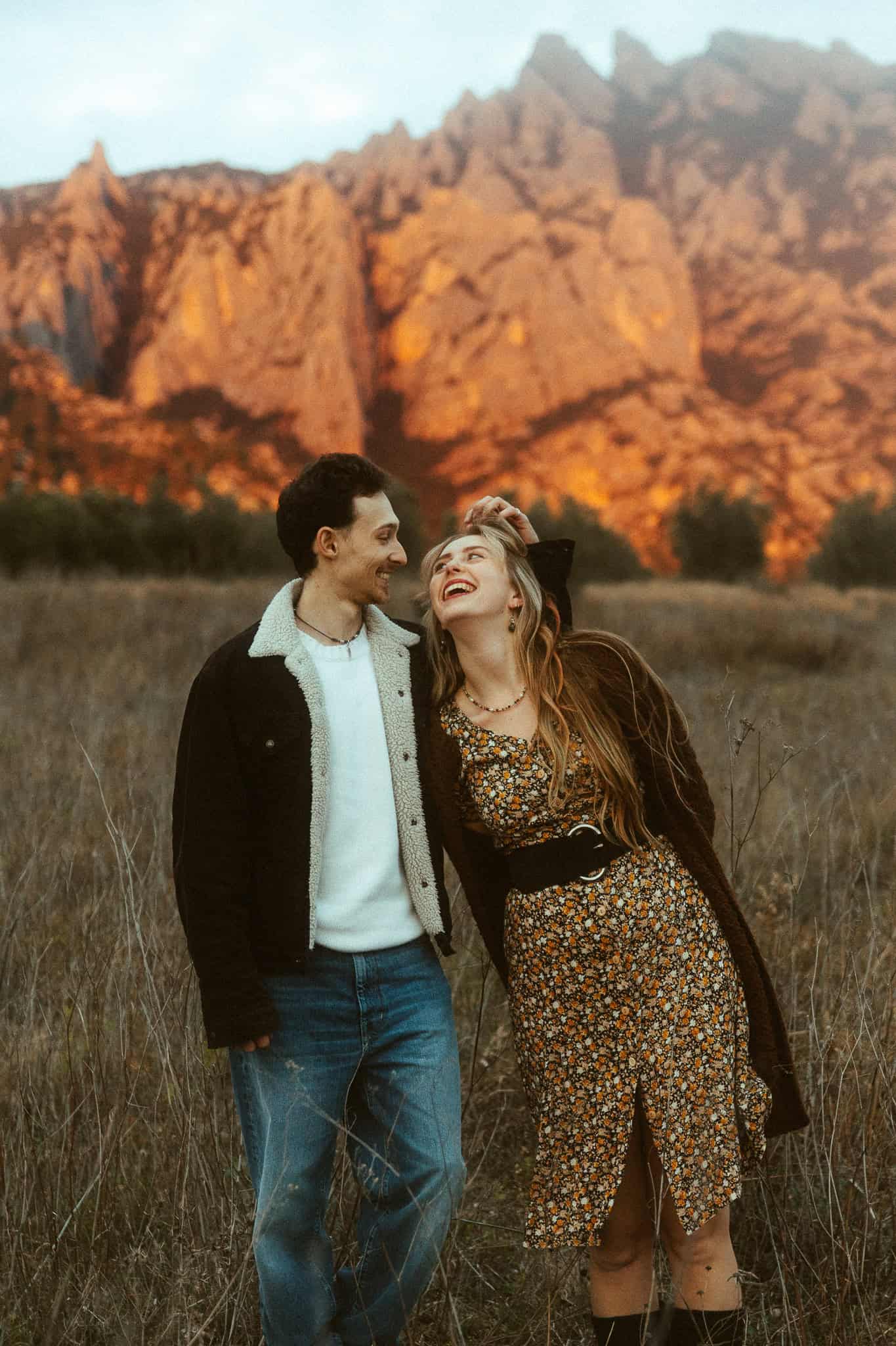 Couples photoshoot in the nature near Montserrat mountains