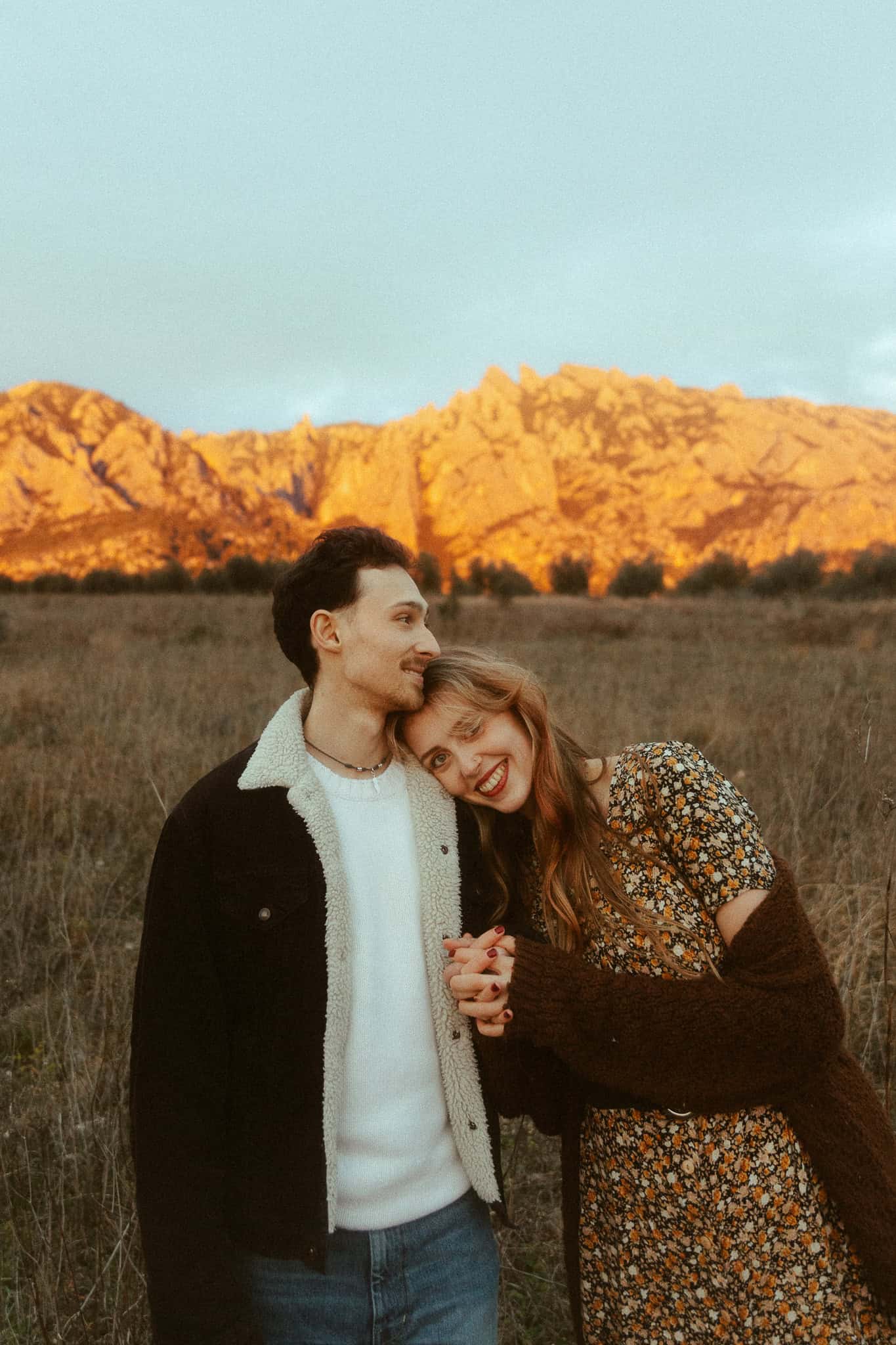 Couples photoshoot in the nature near Montserrat mountains