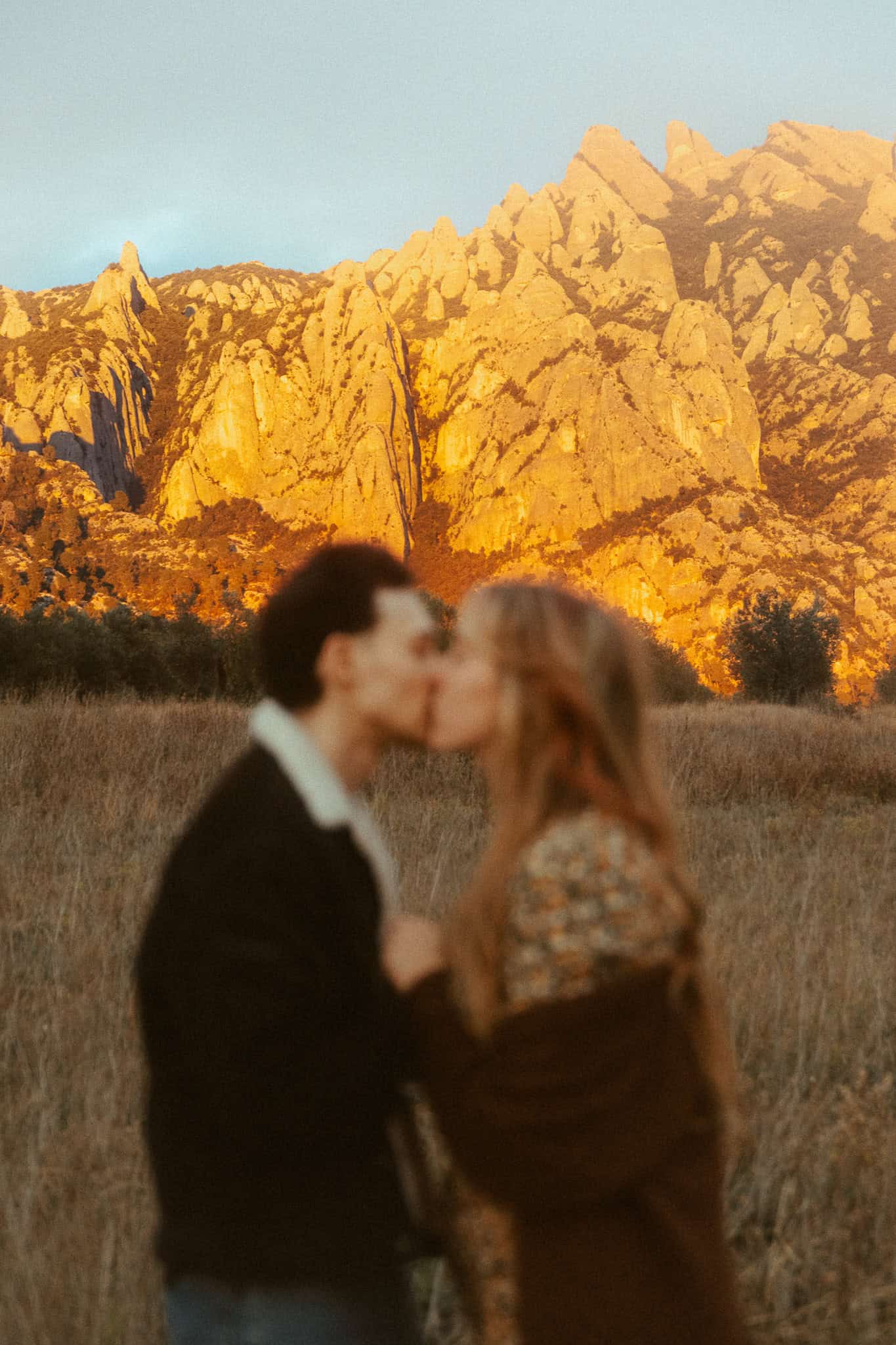 Couples photoshoot in the nature near Montserrat mountains