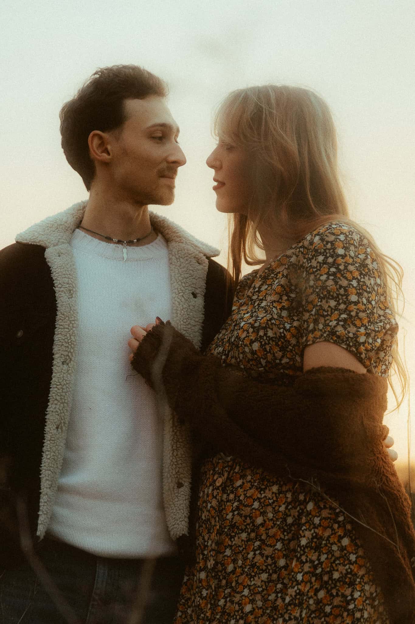 Couples photoshoot in the nature near Montserrat mountains