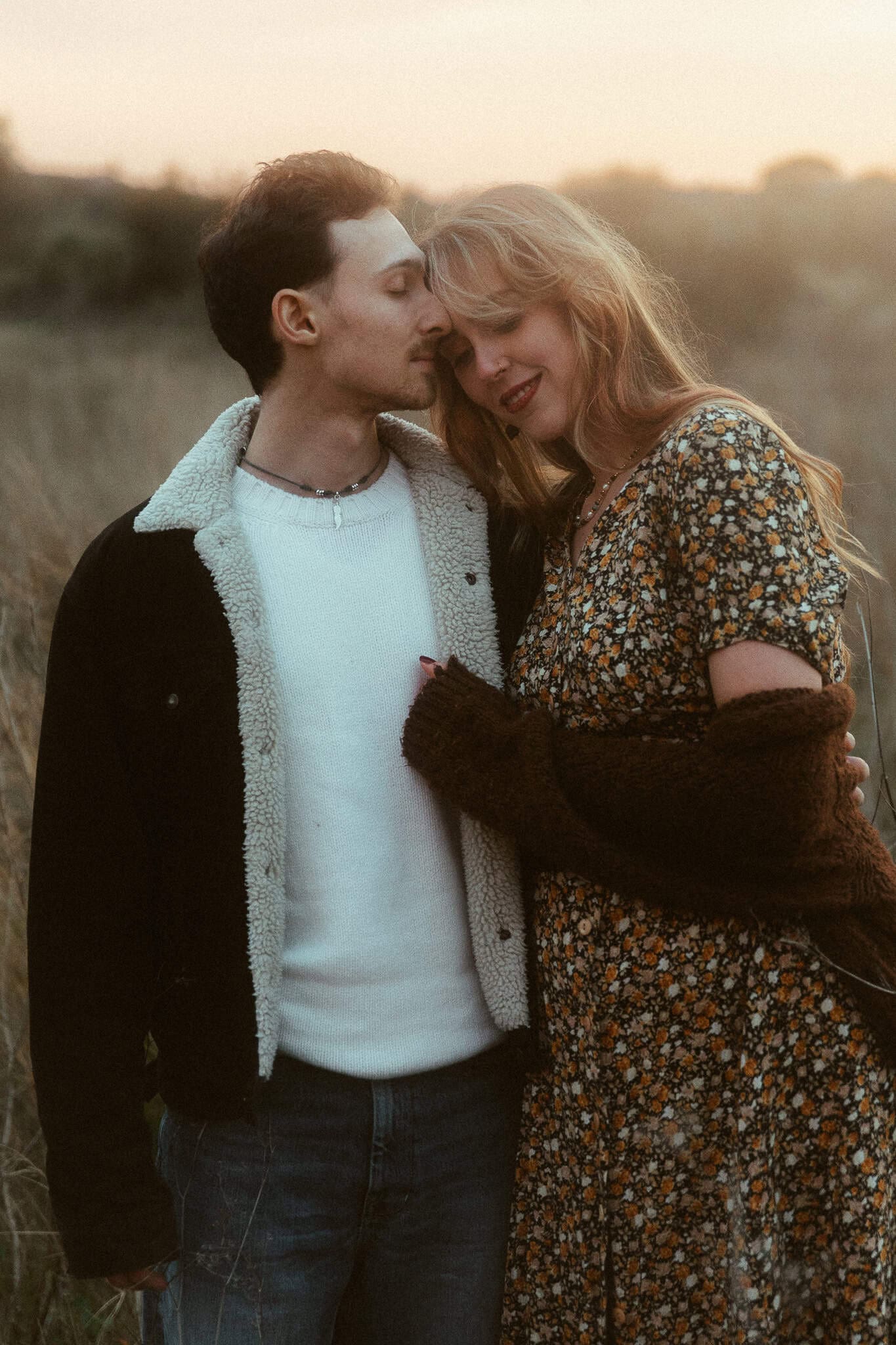 Couples photoshoot in the nature near Montserrat mountains