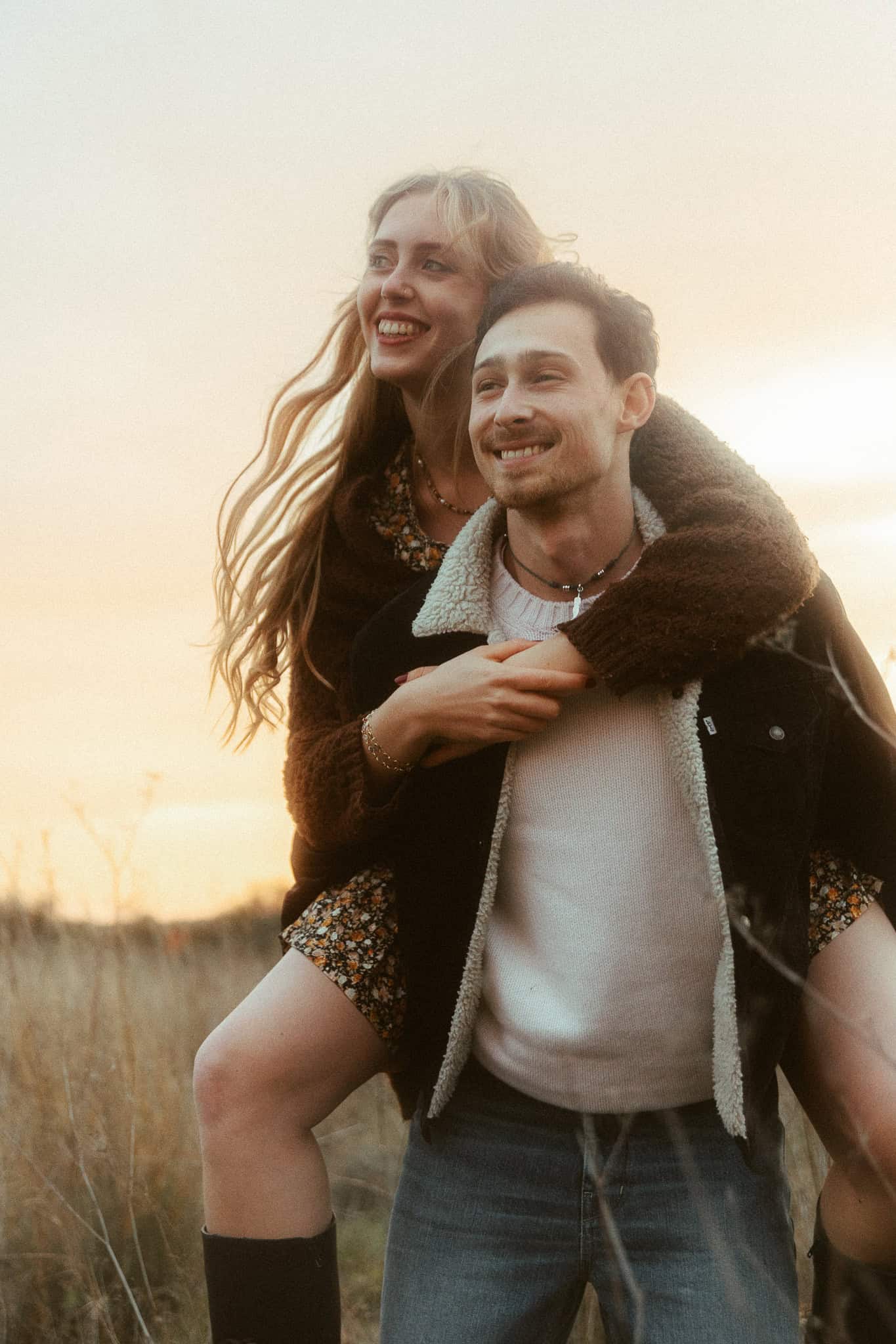Couples photoshoot in the nature near Montserrat mountains