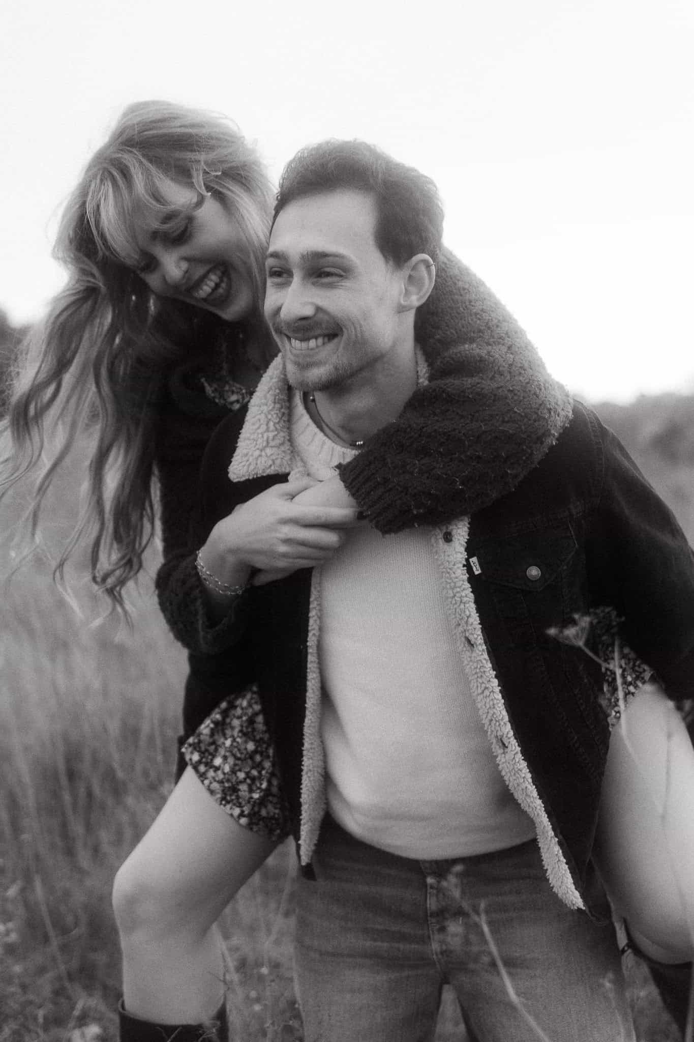 Couples photoshoot in the nature near Montserrat mountains