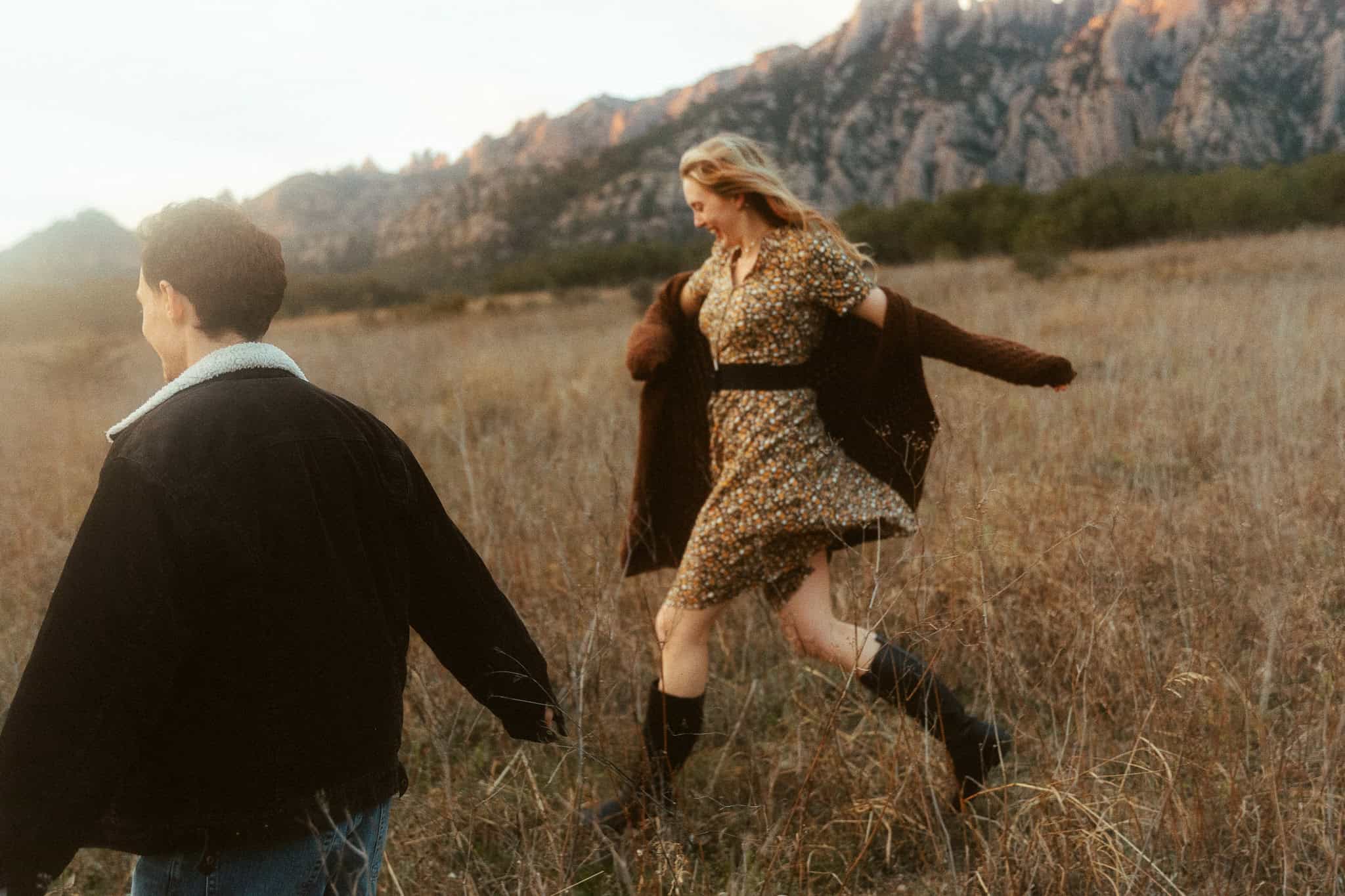 Couples photoshoot in the nature near Montserrat mountains