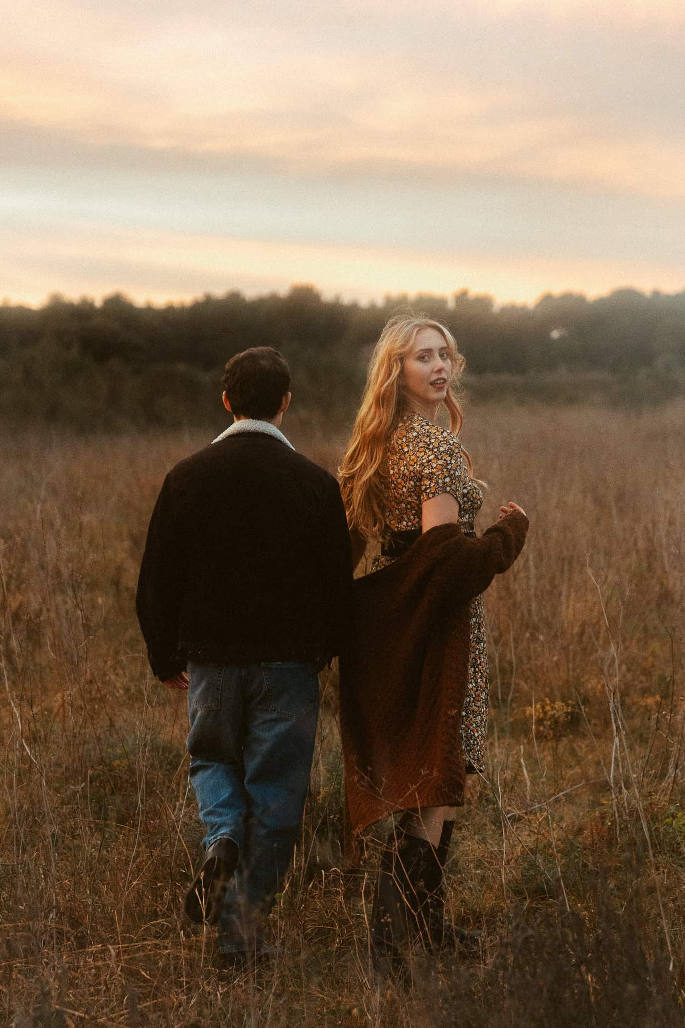 Couples photoshoot in the nature near Montserrat mountains