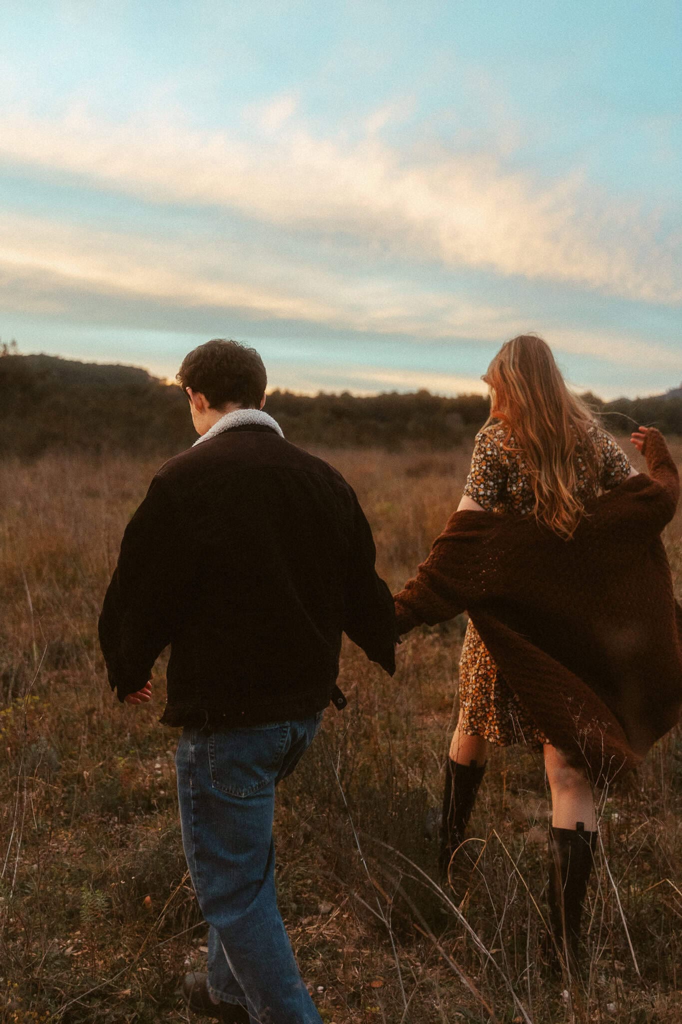 Couples photoshoot in the nature near Montserrat mountains